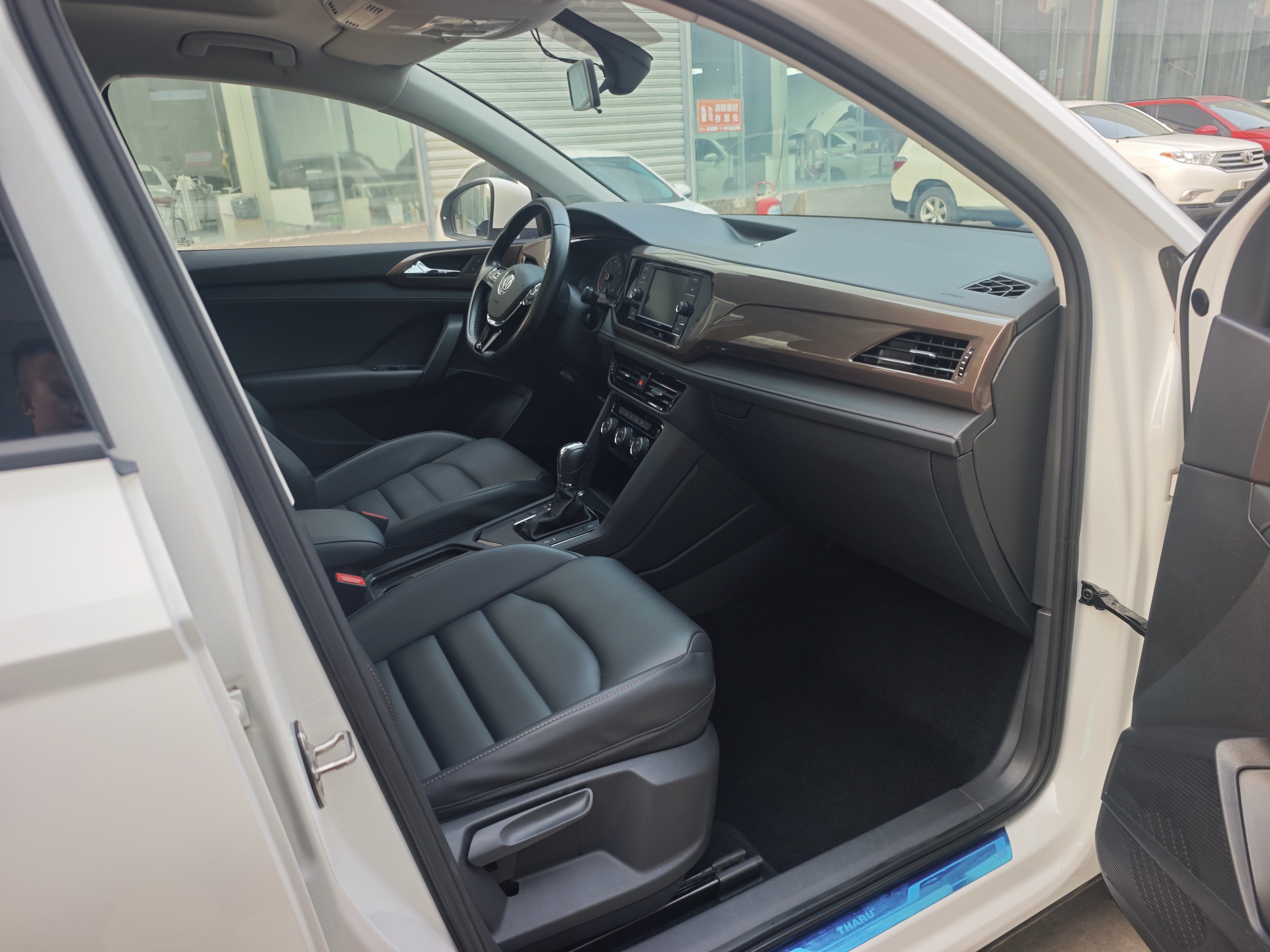 Volkswagen Tharu 2019 car image #18