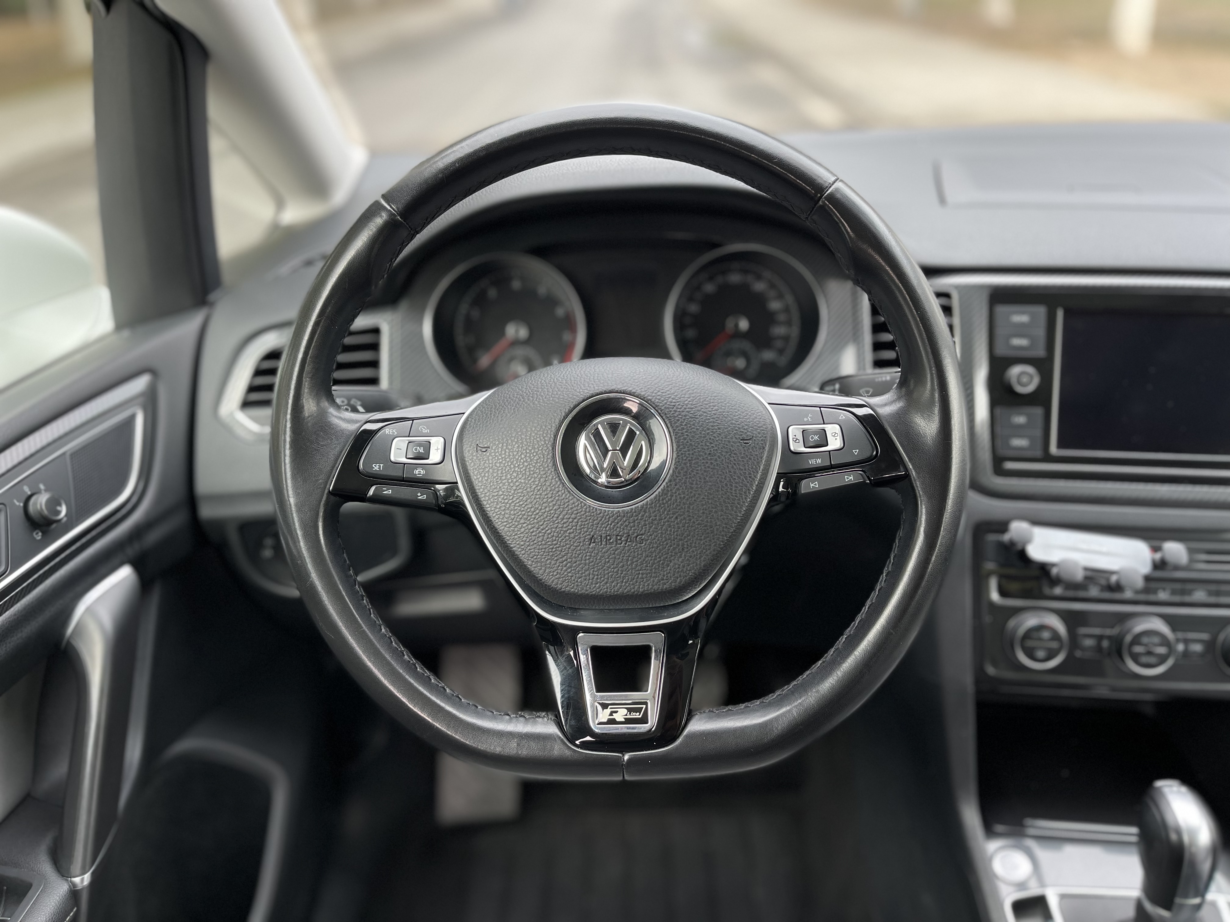 Volkswagen 2019 car image #18
