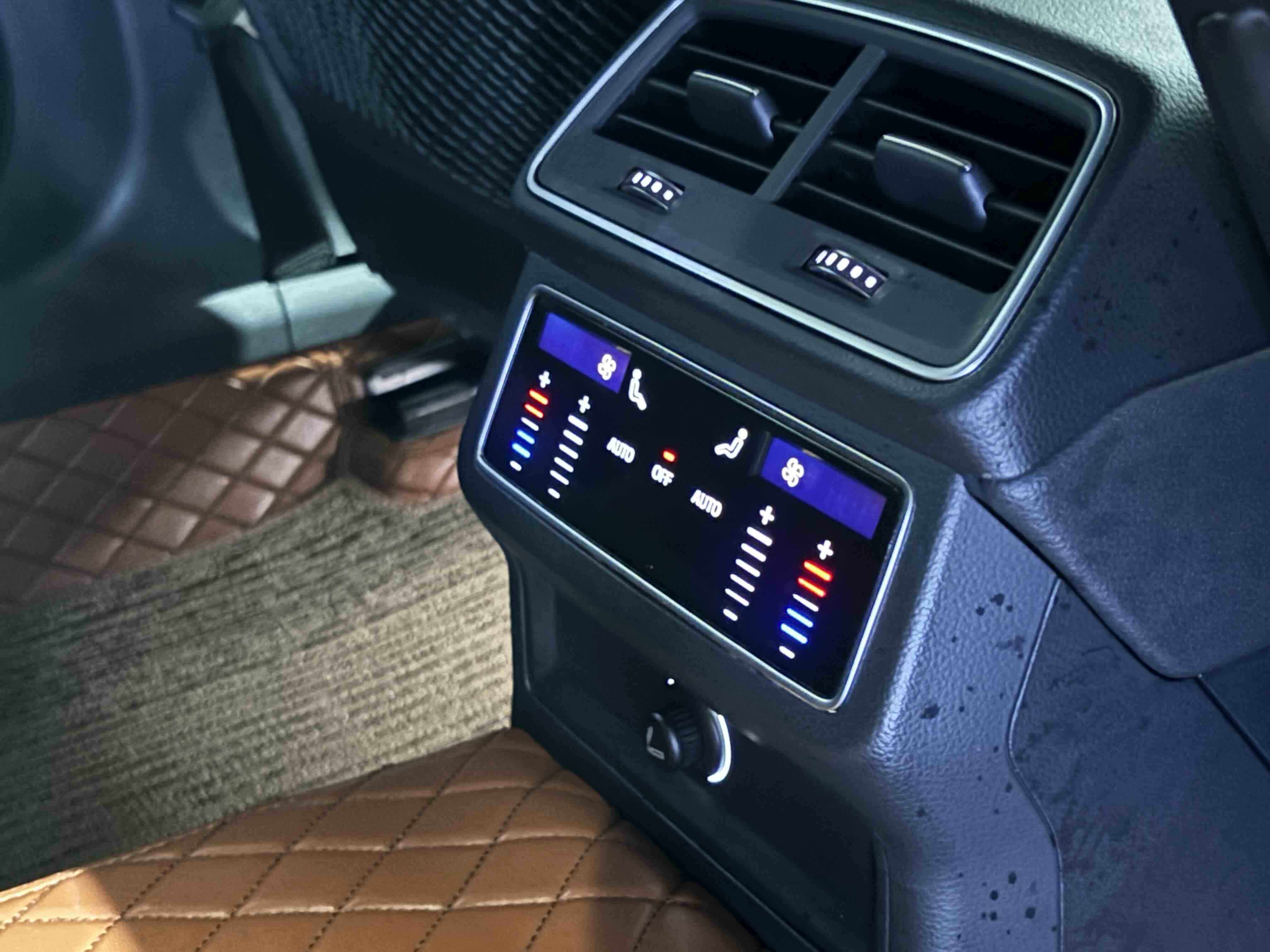 Audi A6L 2019 car image #18