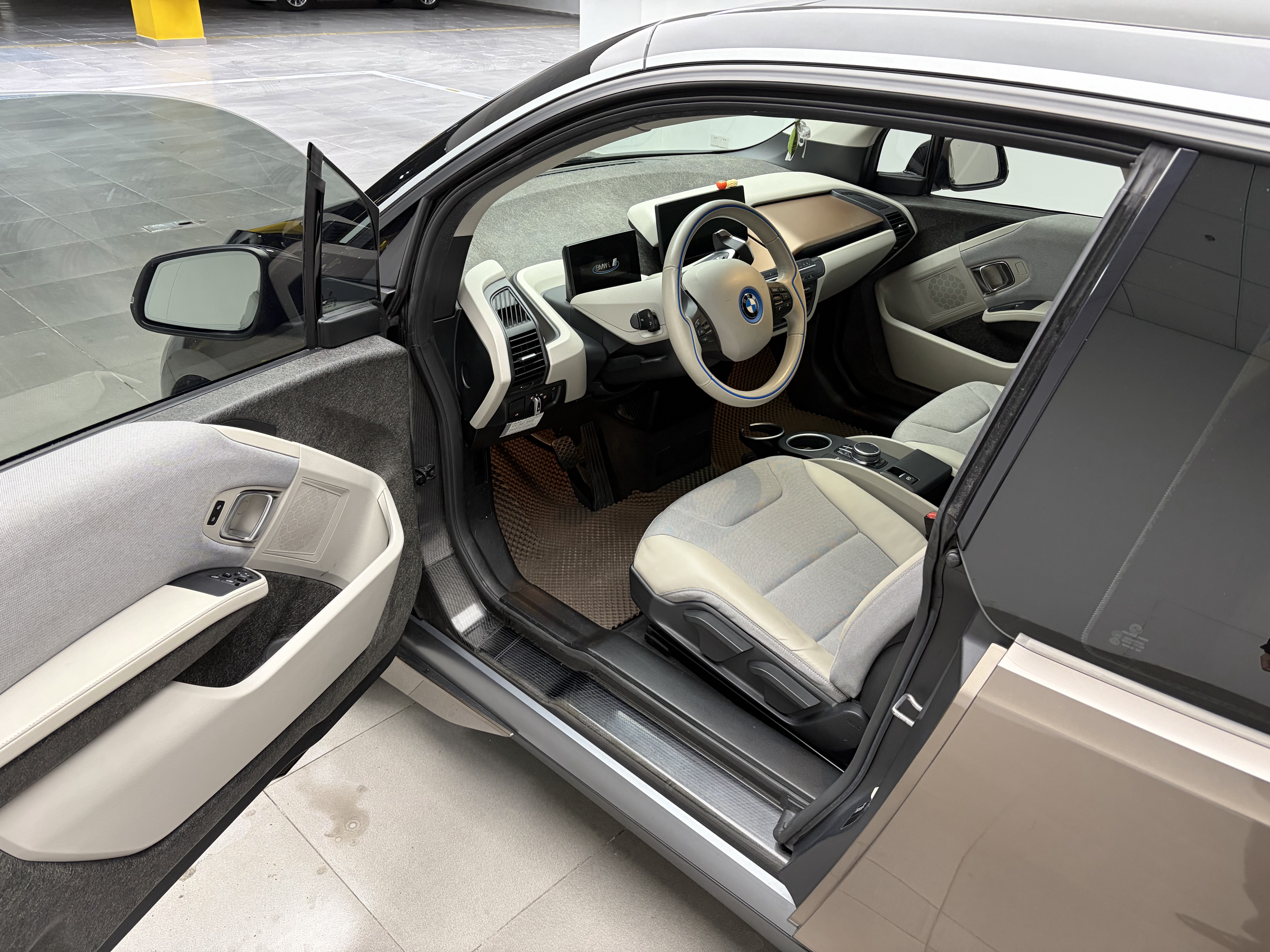 BMW i3 (Imported) 2019 #18 BMW i3 (Imported) 2019 car image #18