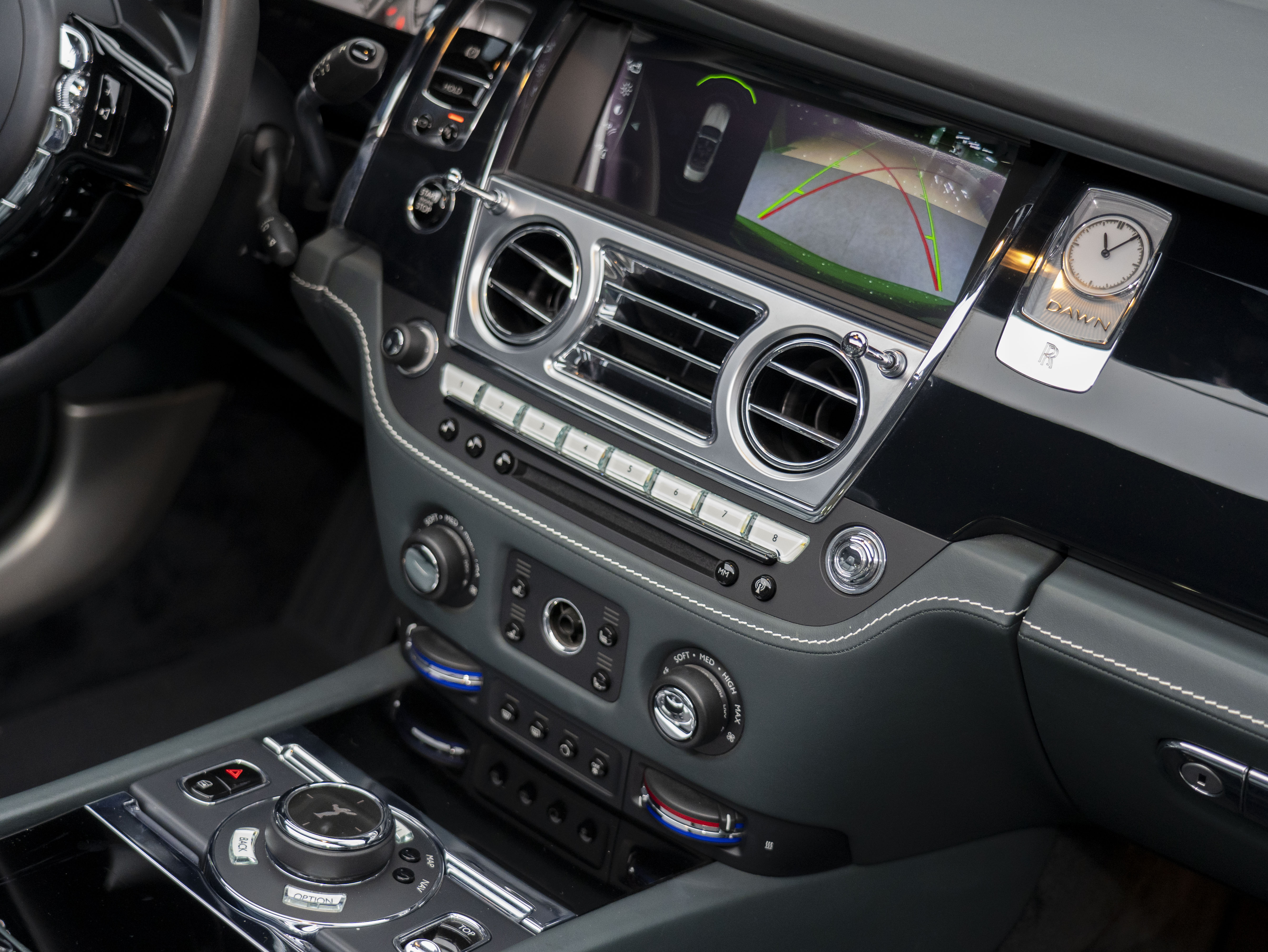 Rolls-Royce Dawn 2019 car image #18