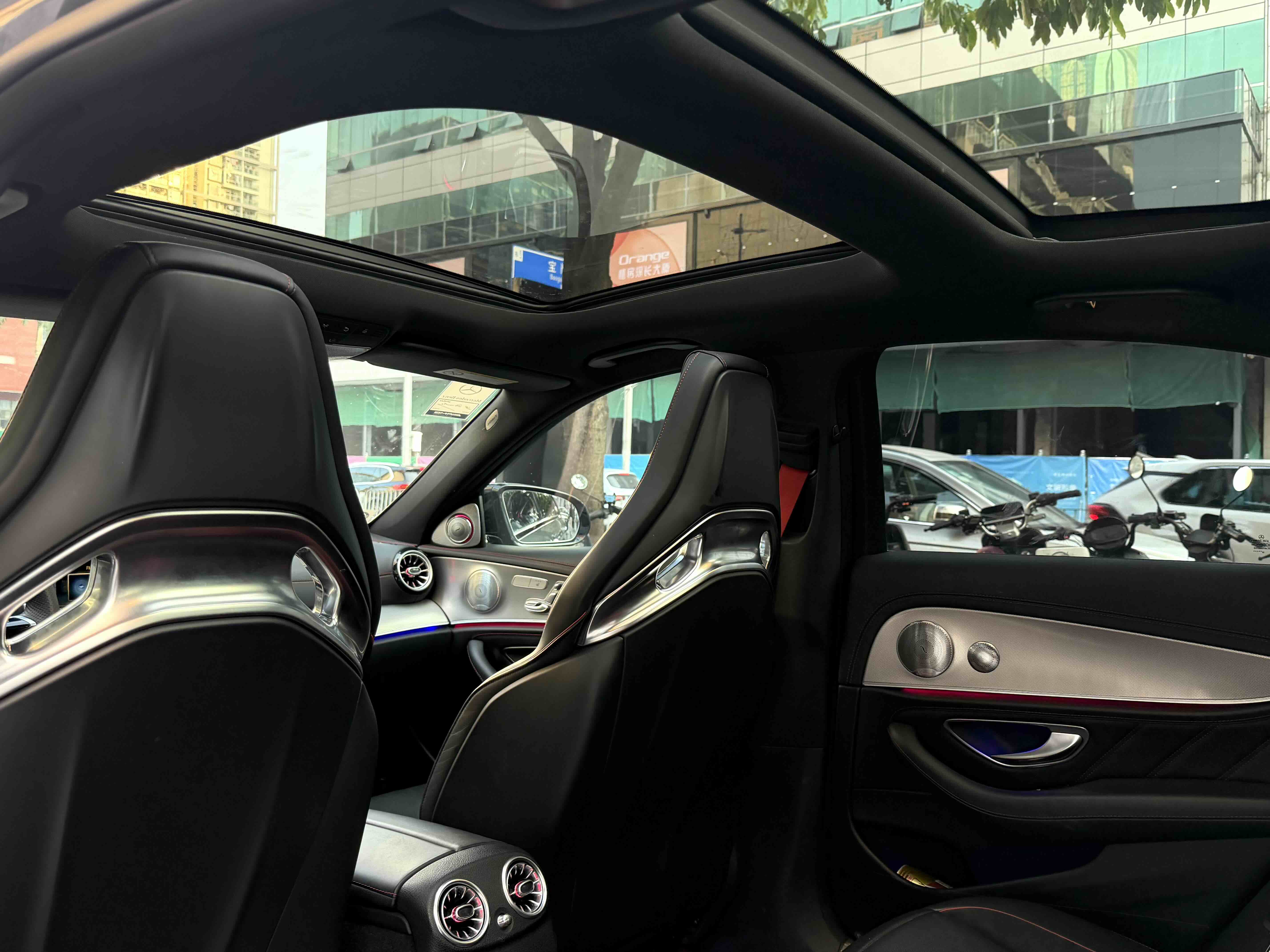 Mercedes-Benz E AMG 2020 صورة سيارة #18