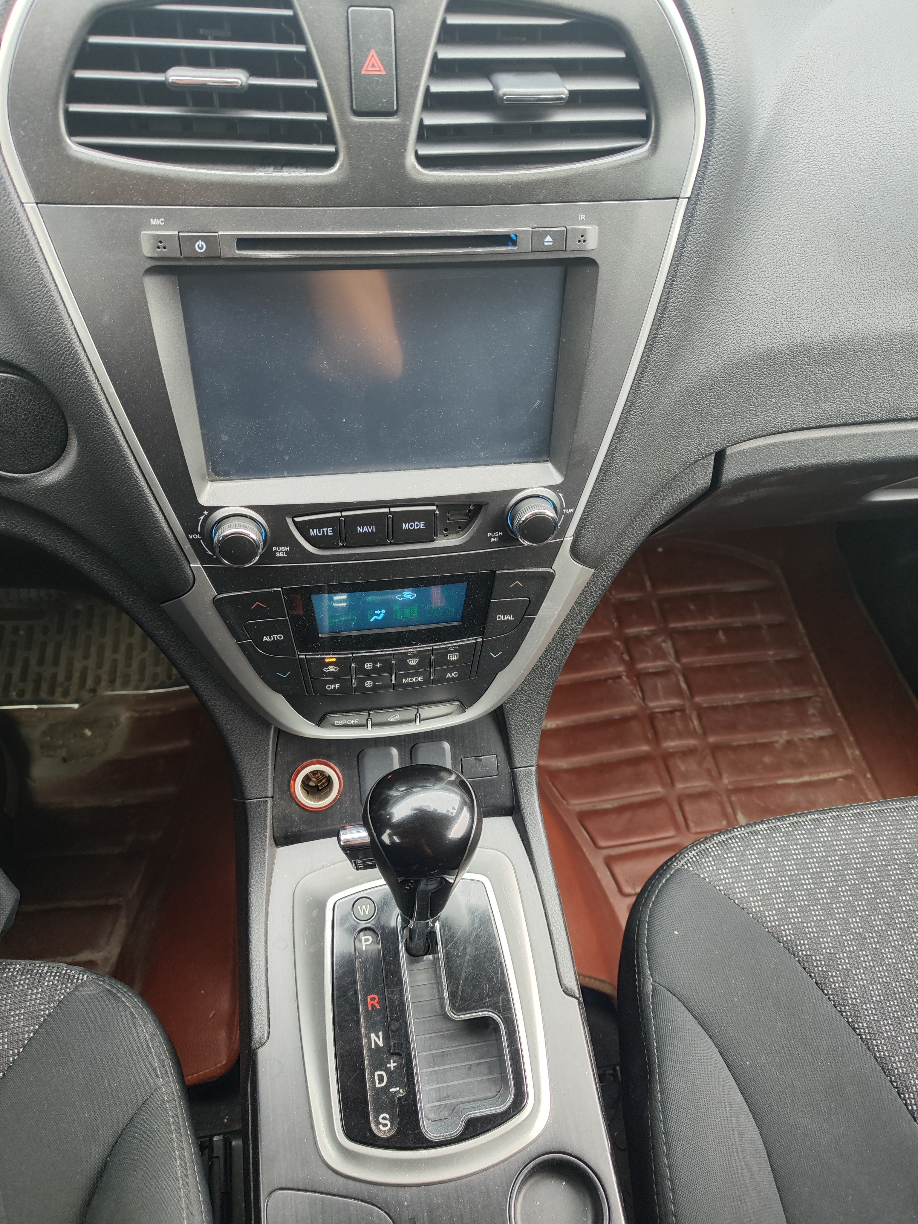 GAC Trumpchi GS5 2014 #18 GAC Trumpchi GS5 2014 car image #18