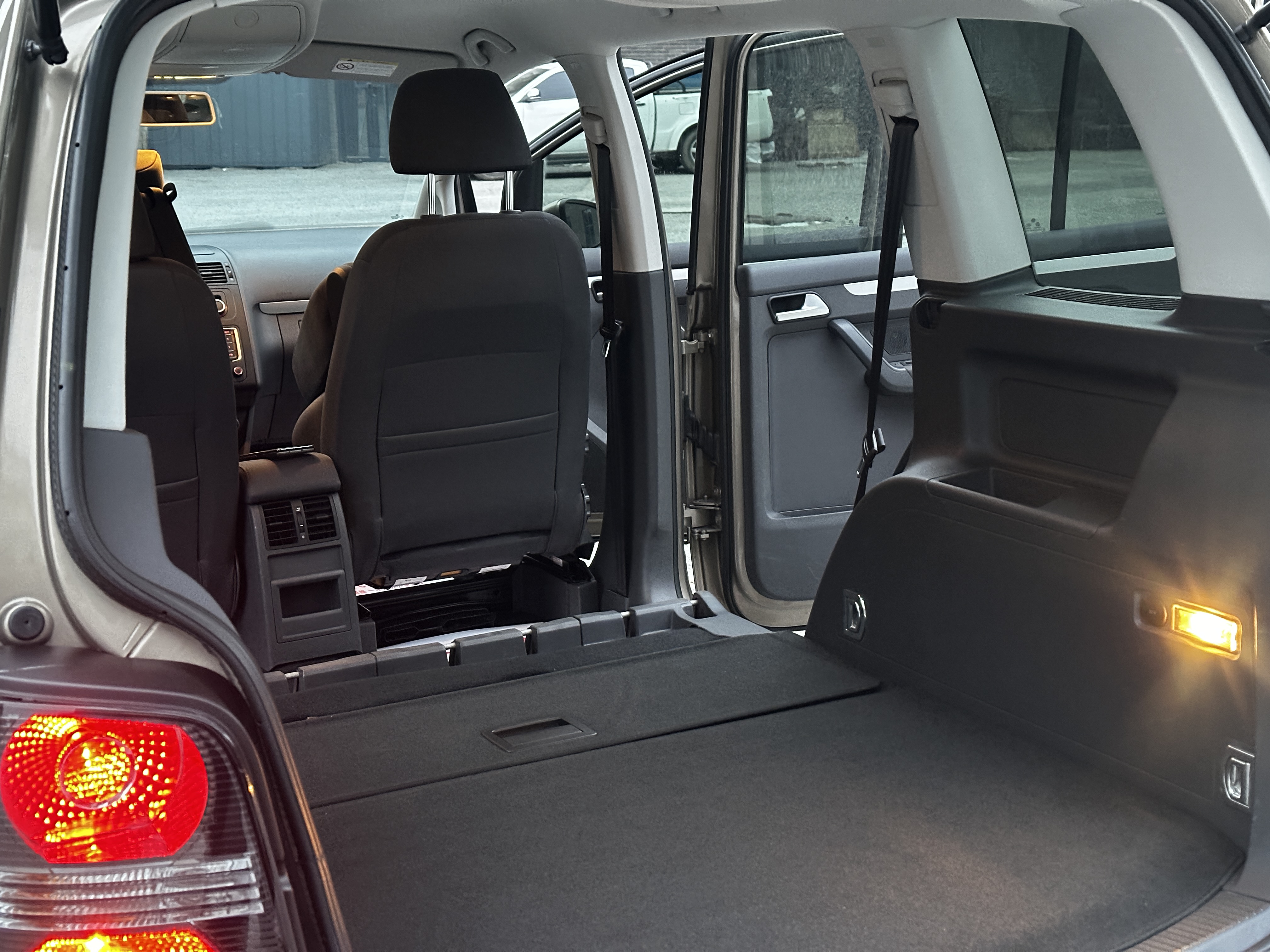 Volkswagen Touran 2015 immagine di auto #18