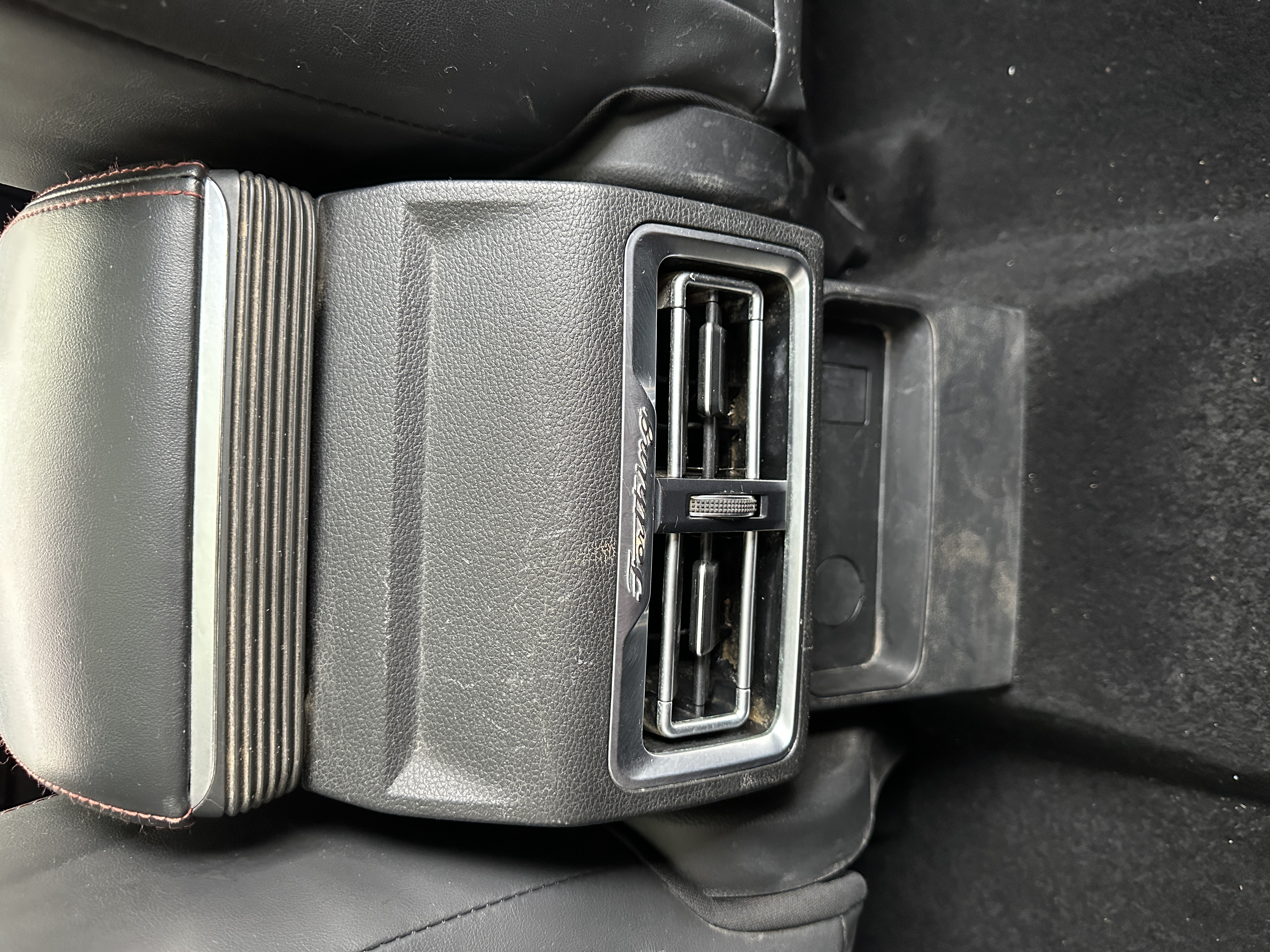 Forthing T5 L 2019 car image #18