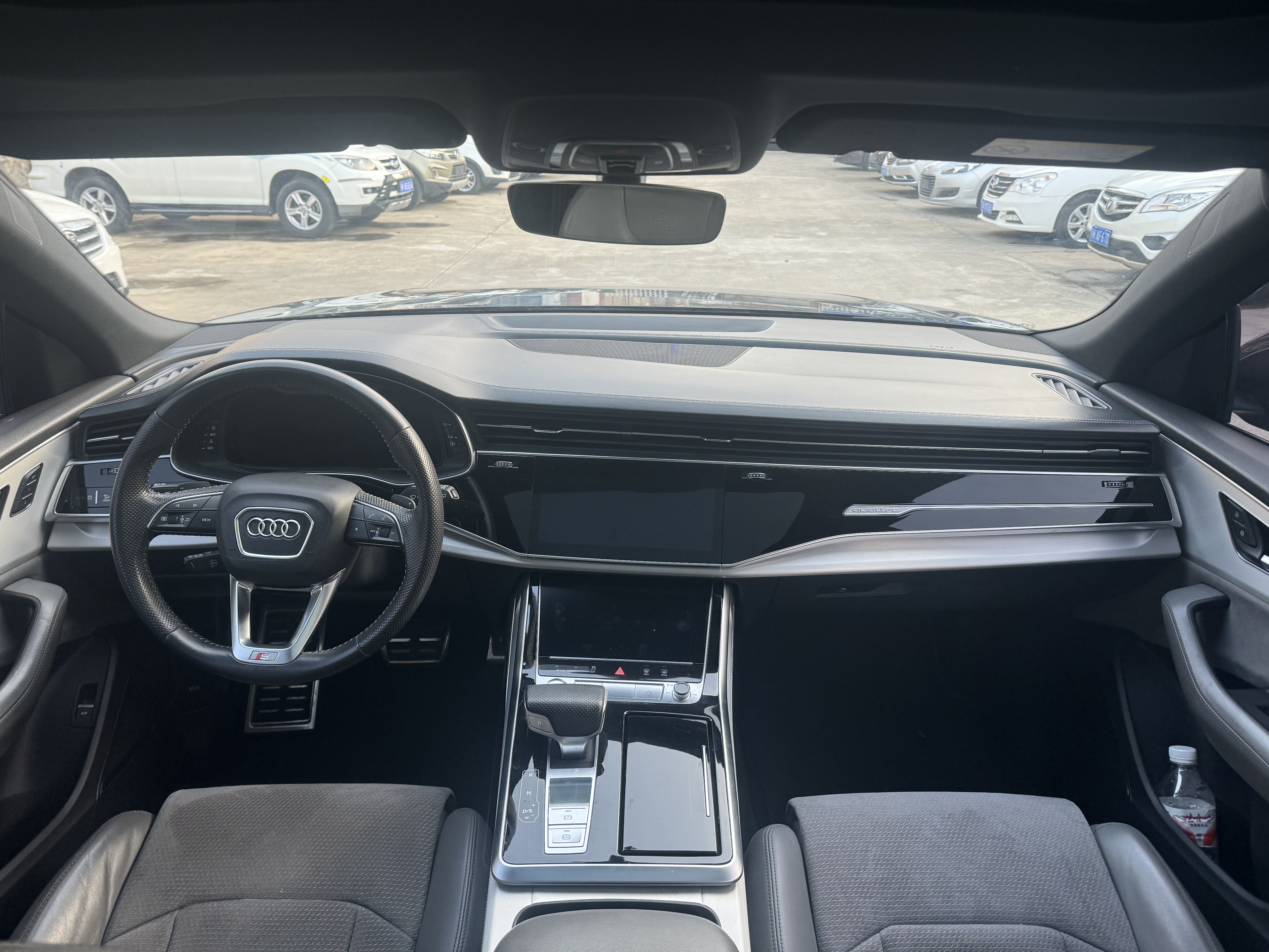 Audi Q8 2020 car image #18