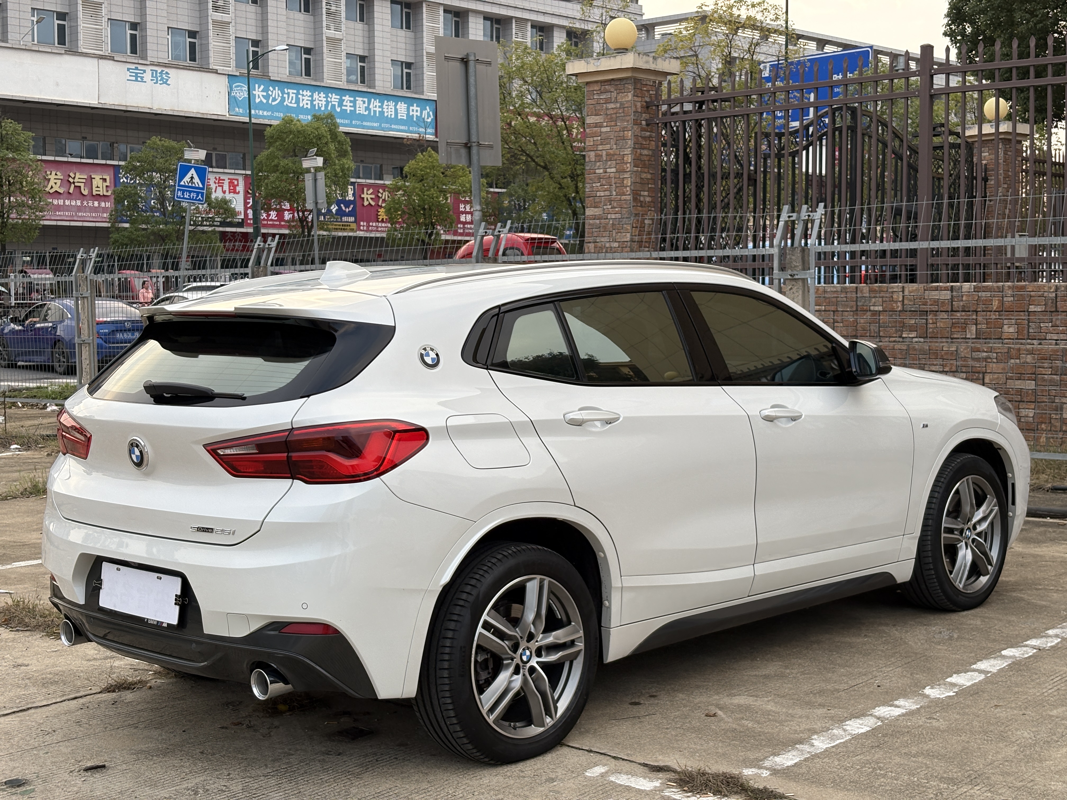 BMW X2 2020 car image #18