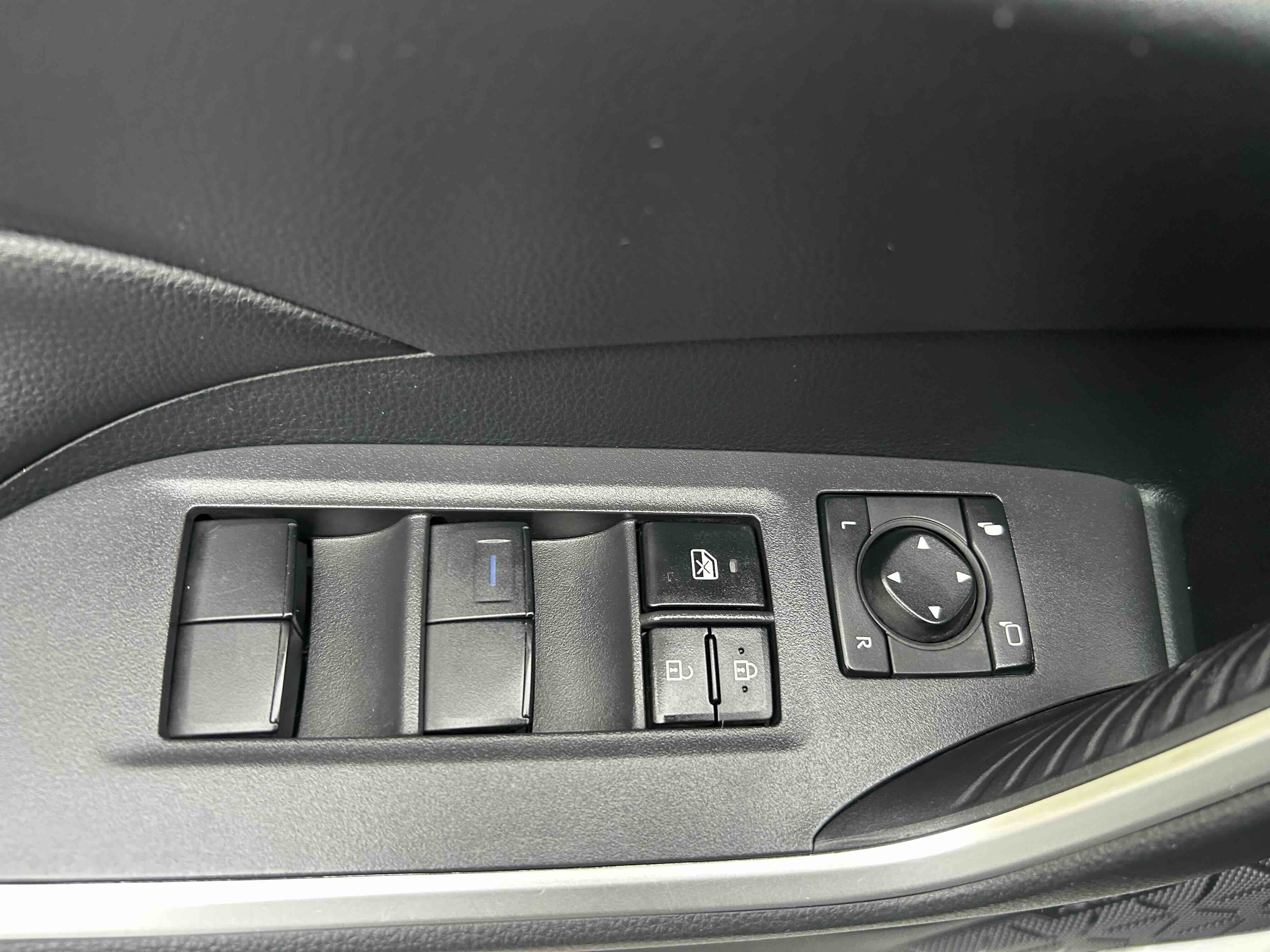 Toyota RAV4 2020 #18 Toyota RAV4 2020 car image #18