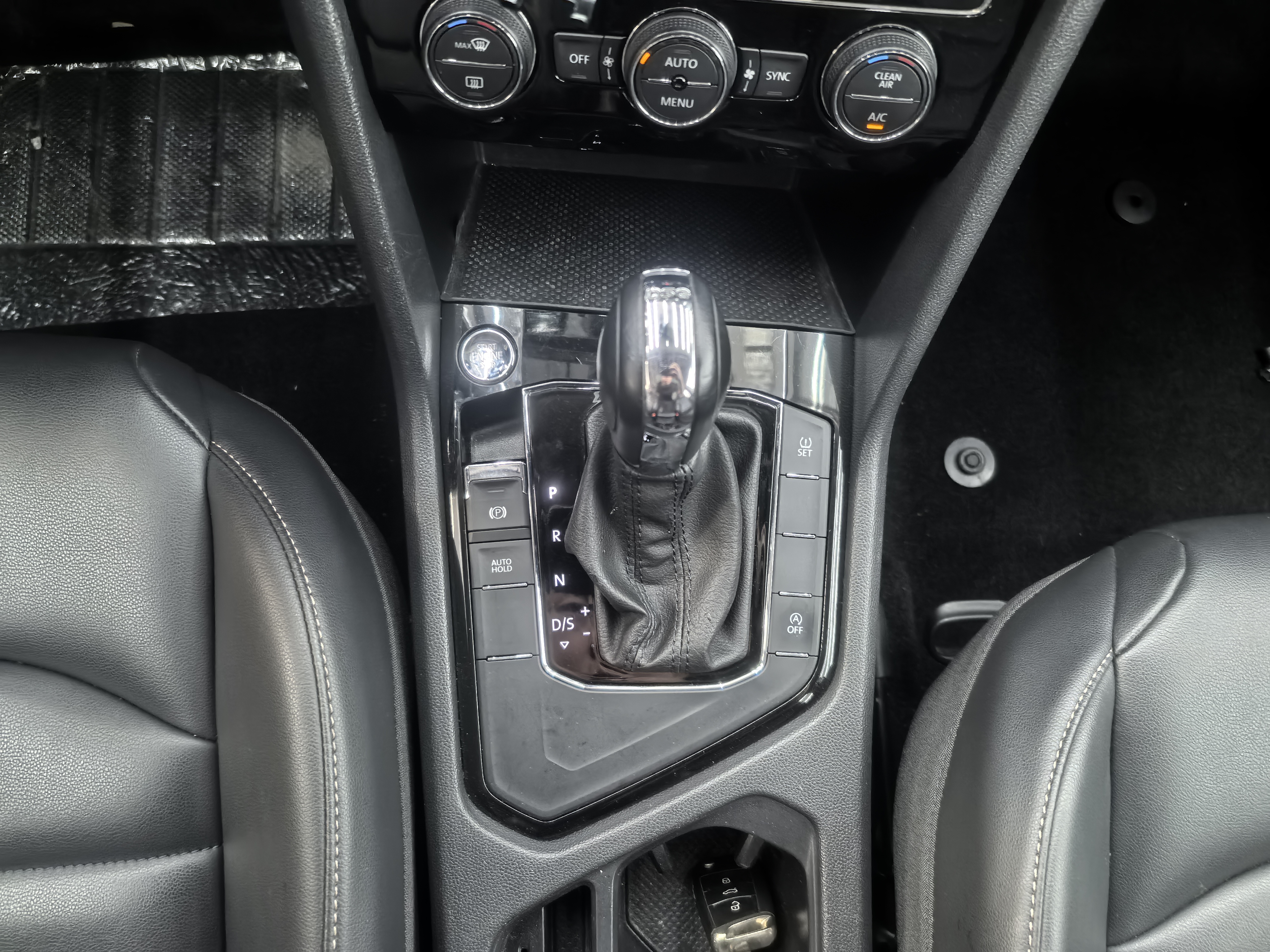 Volkswagen Tharu 2020 car image #18