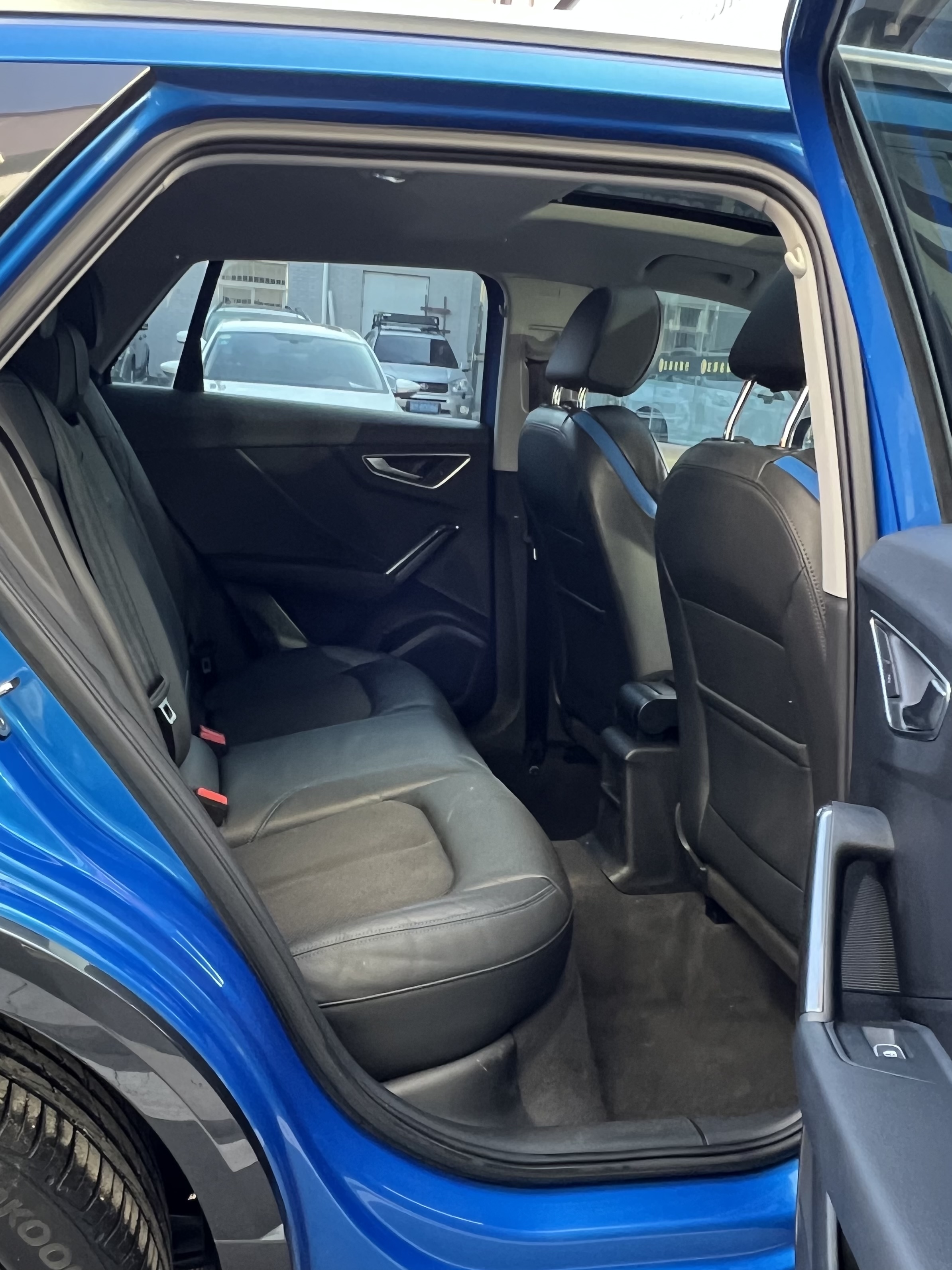 Audi Q2L e-tron 2021 car image #18