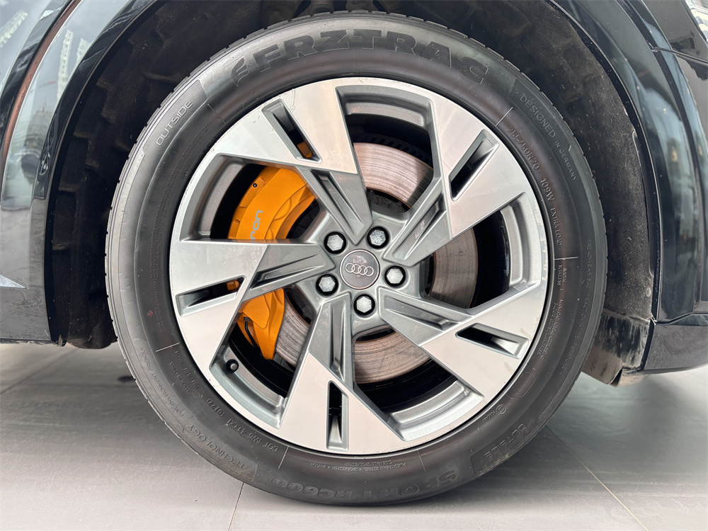 Audi e-tron (Imported) 2020 #18 Audi e-tron (Imported) 2020 car image #18