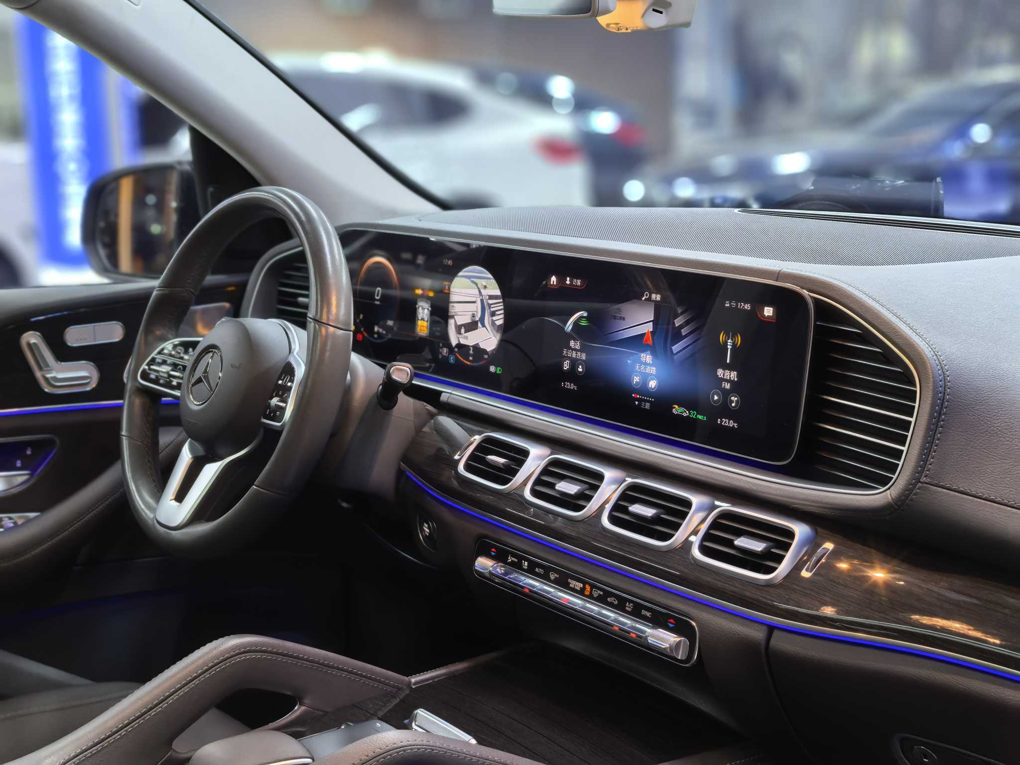 Mercedes-Benz GLE Class 2020 car image #18