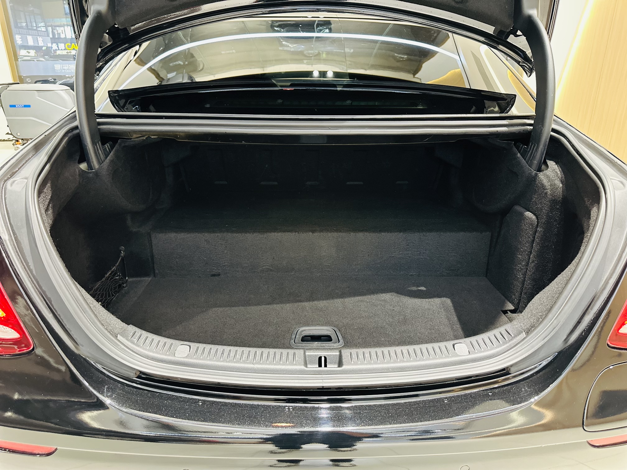 Mercedes-Benz E Class New Energy 2020 immagine di auto #18