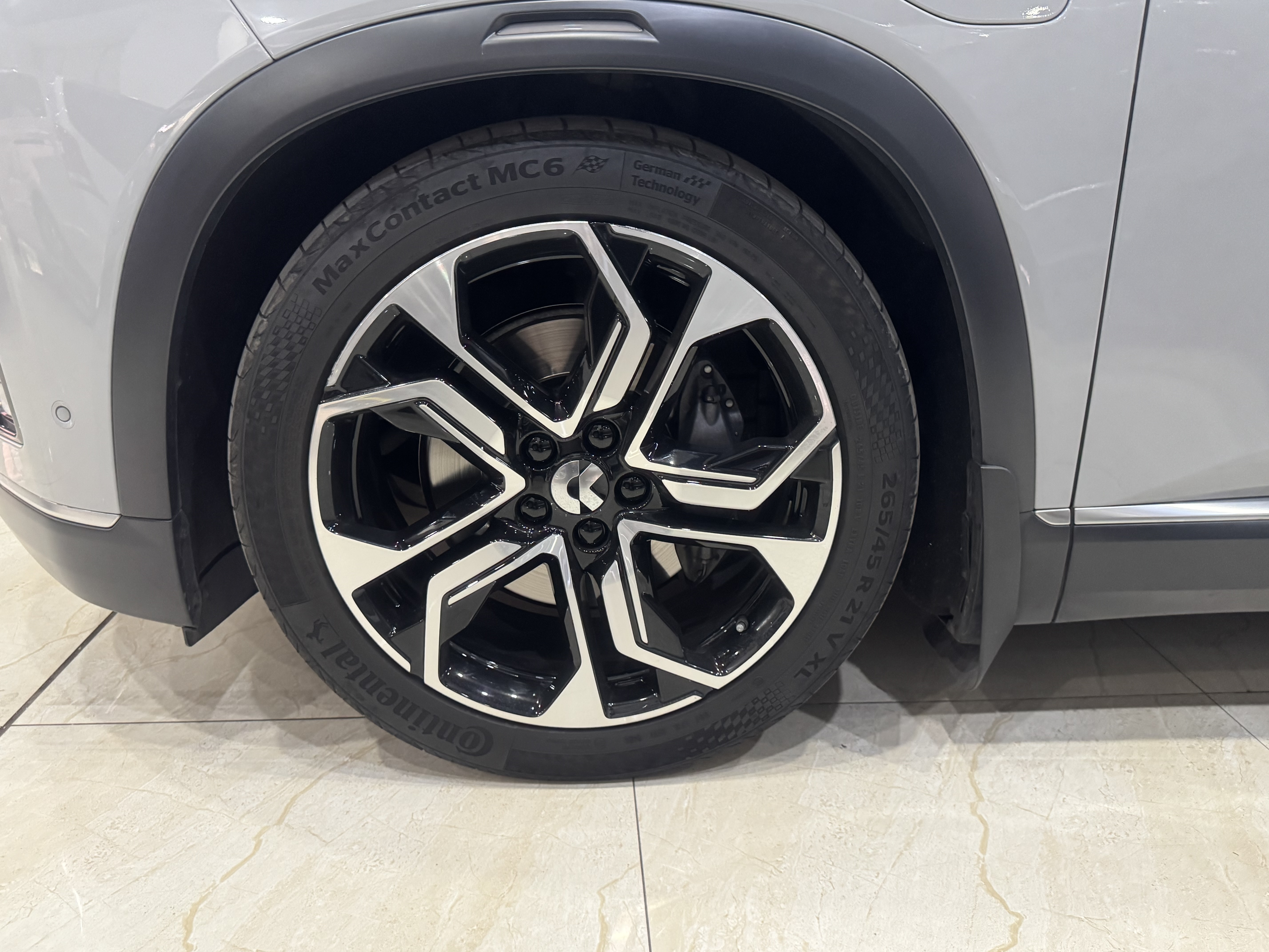 NIO ES8 2021 car image #18