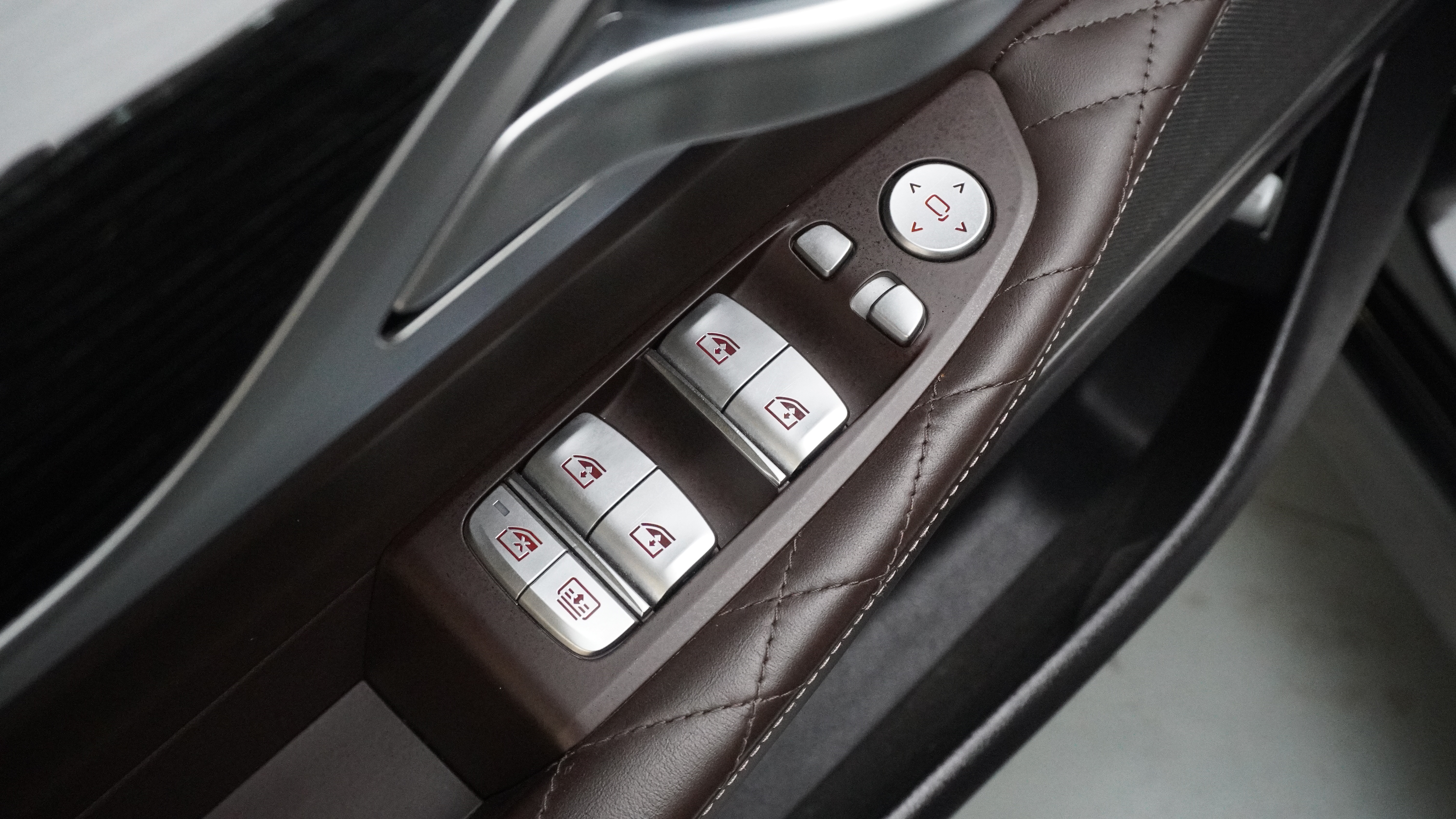 BMW 7 Series 2020 car image #18