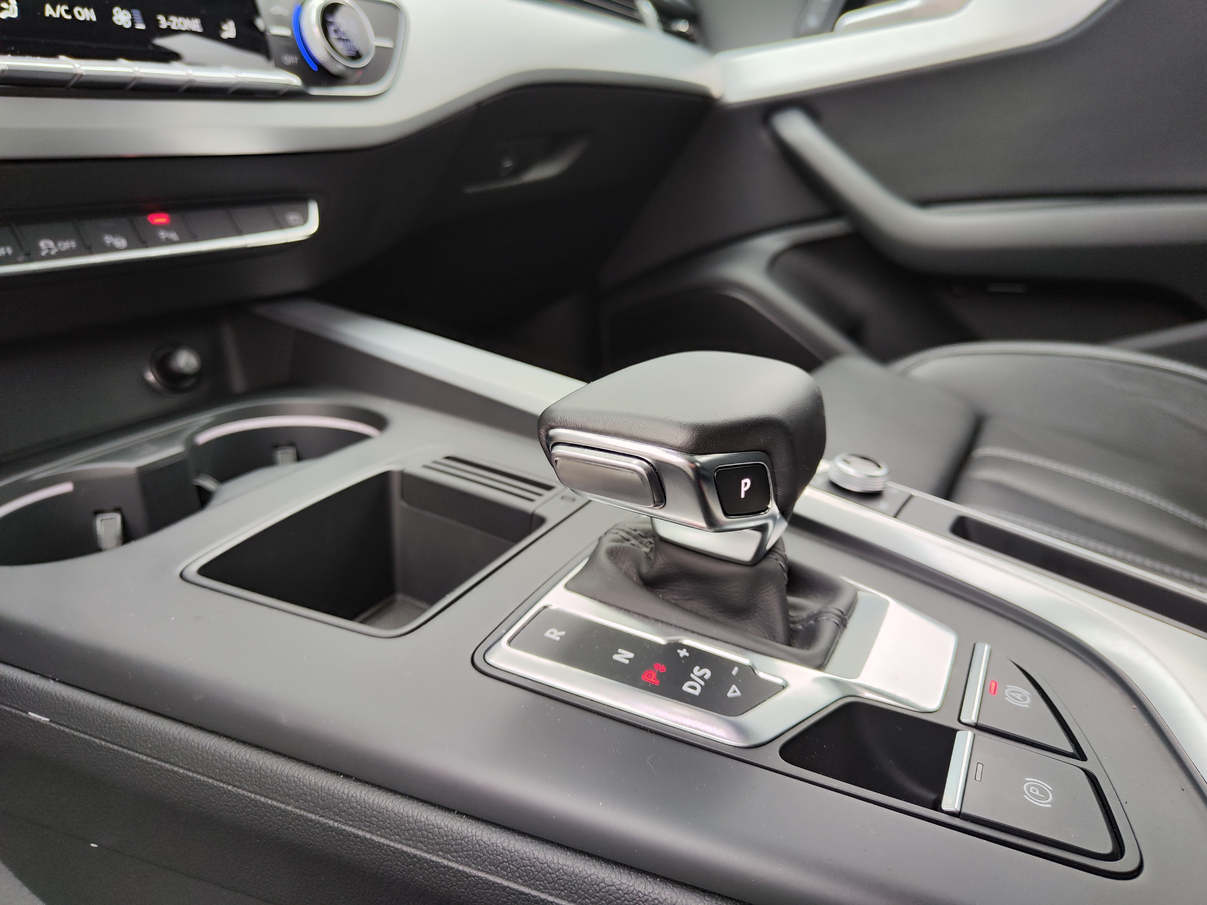 Audi A4L 2020 #18 Audi A4L 2020 car image #18