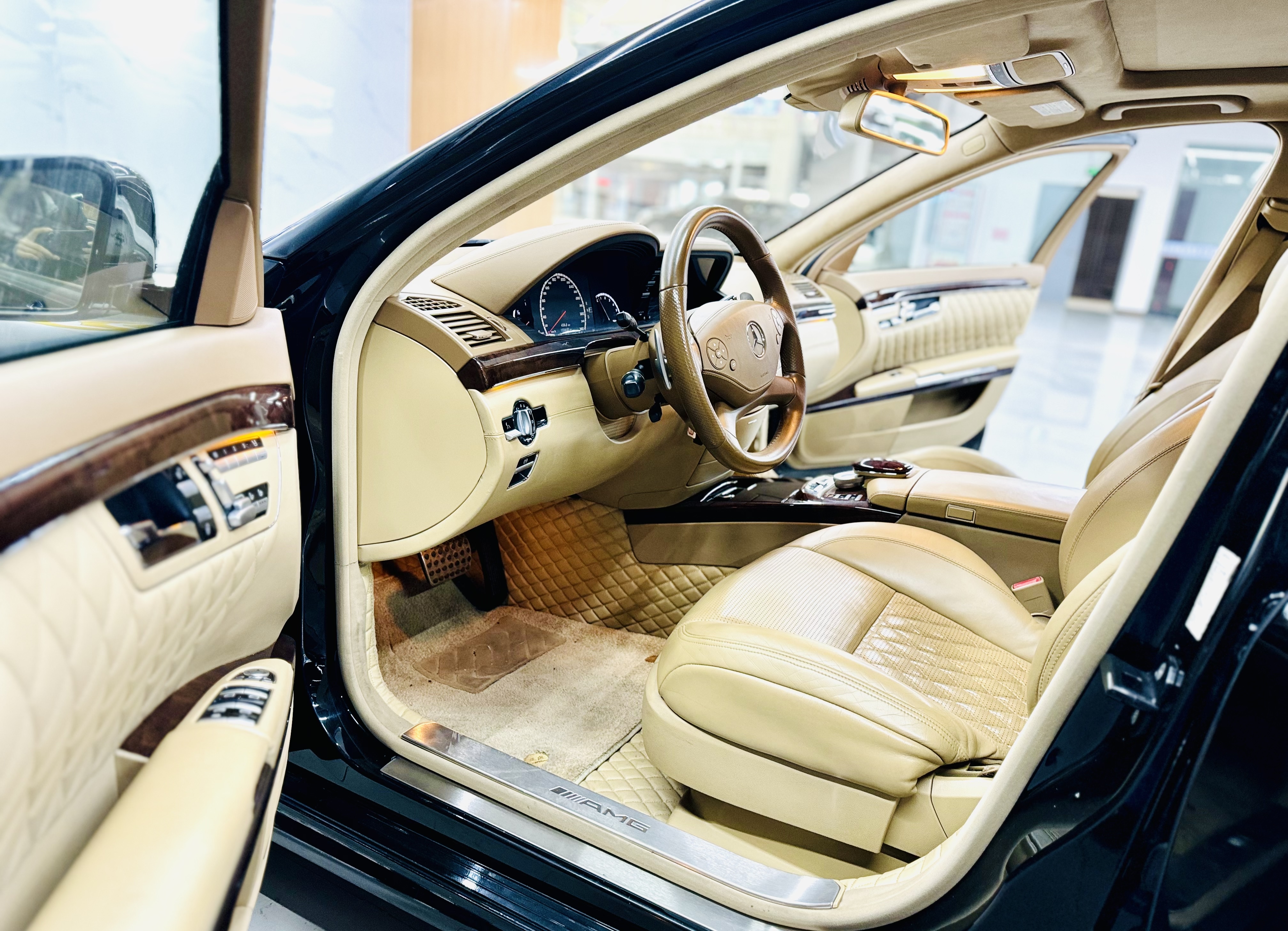 Mercedes-Benz S AMG 2010 car image #18