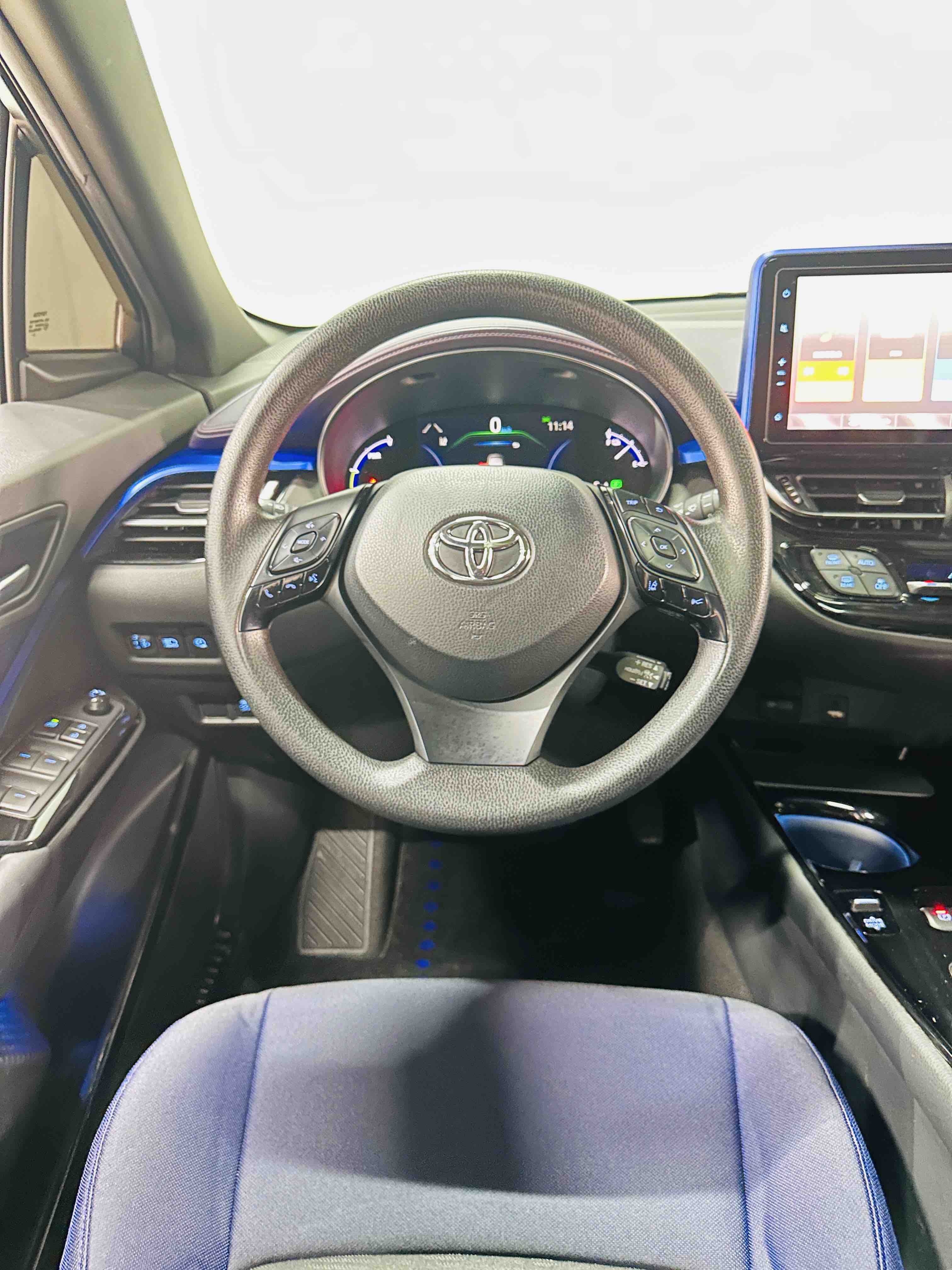 Toyota C-HR EV 2021 immagine di auto #18