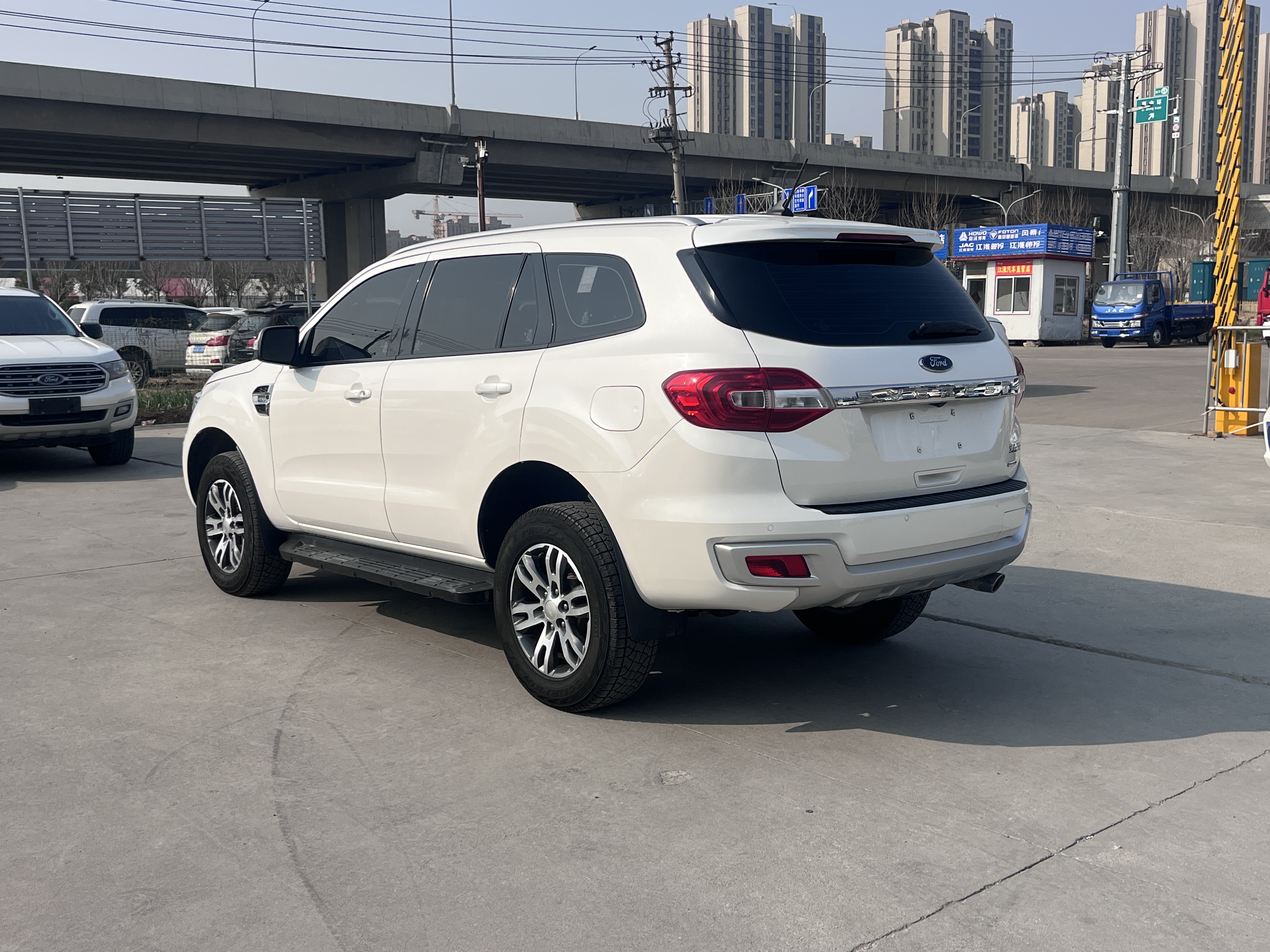 Ford Everest 2021 изображение автомобиля #18