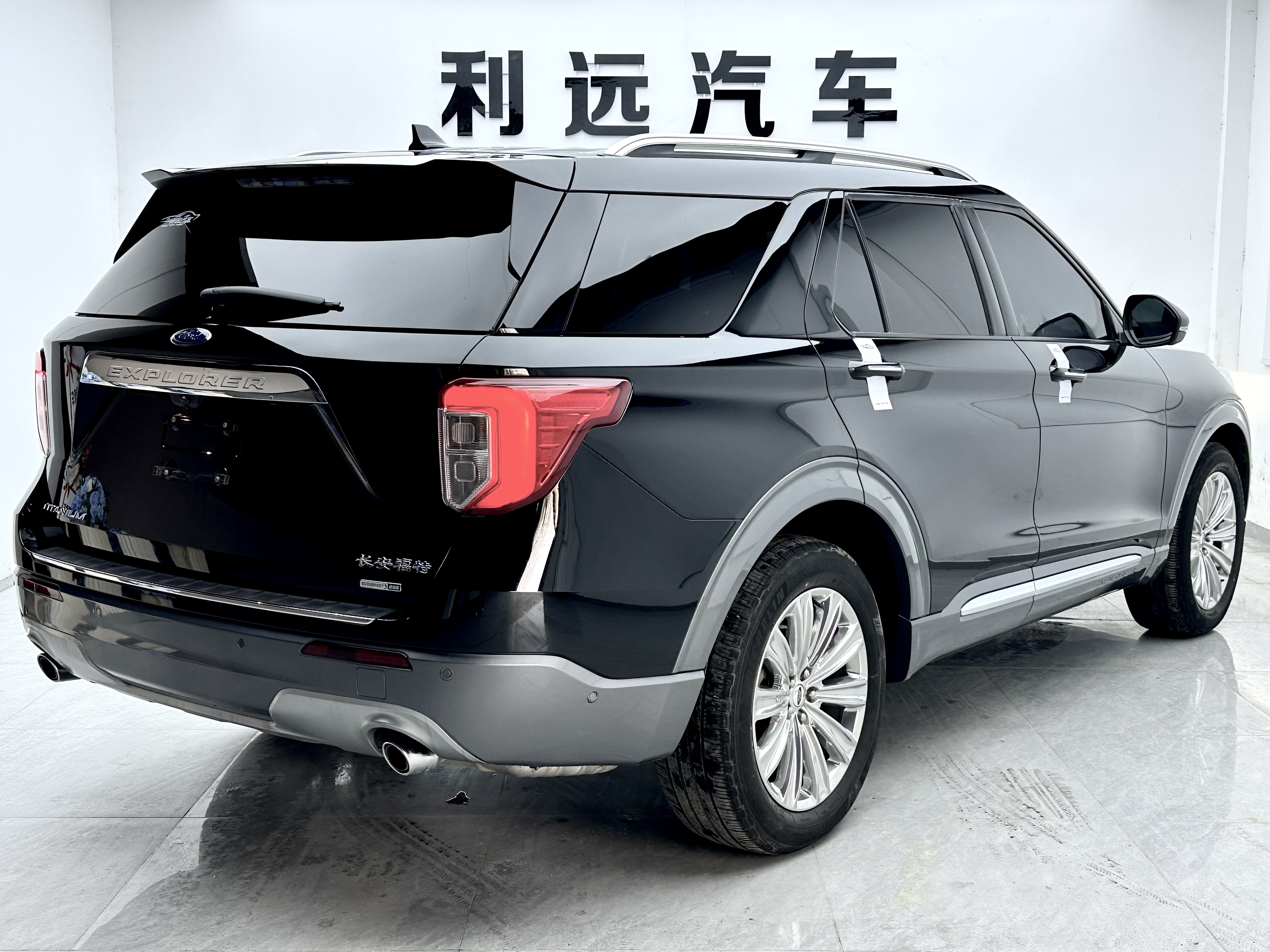 Ford Explorer 2022 #18 Ford Explorer 2022 car image #18