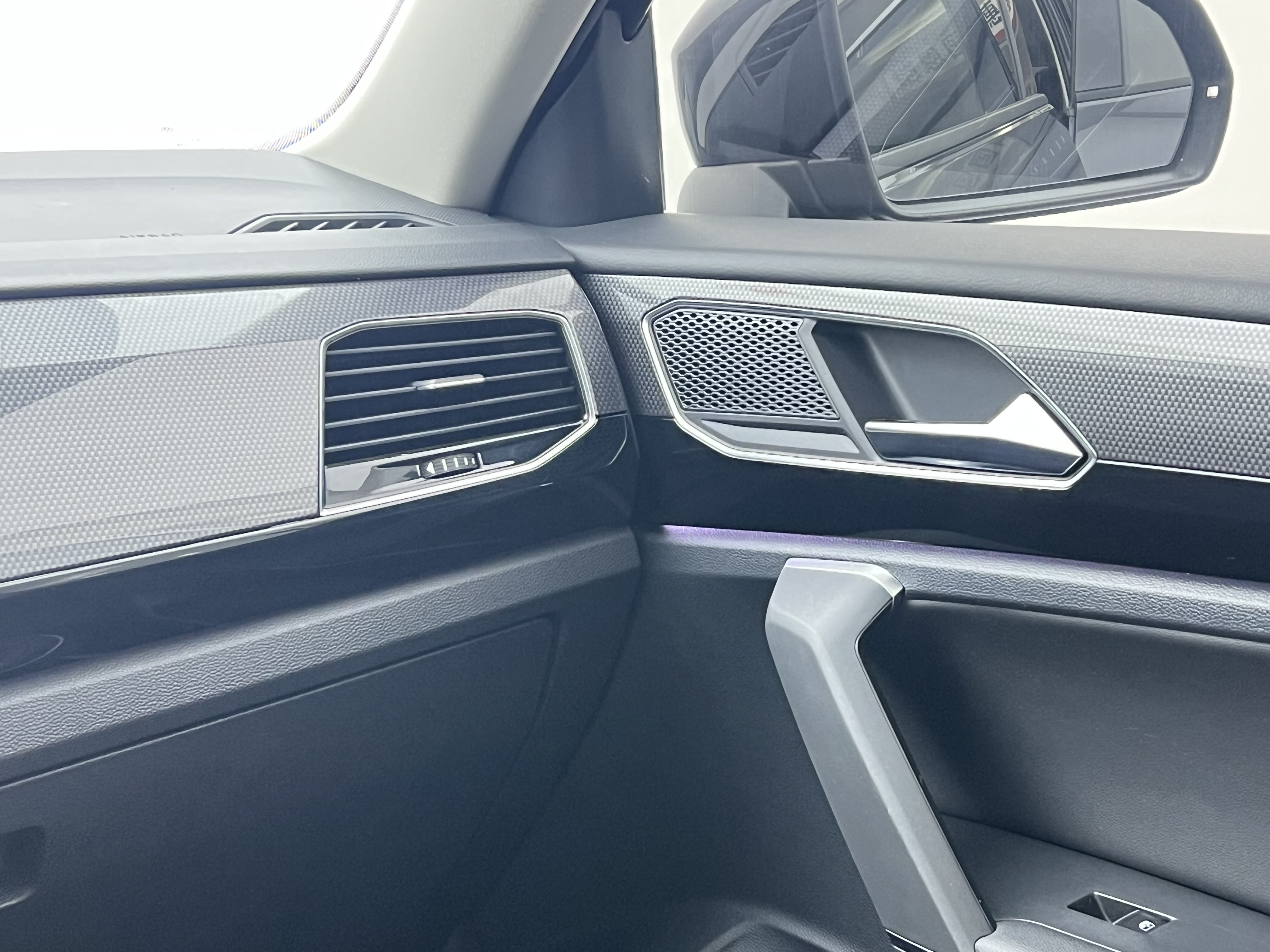 Volkswagen Tayron X 2021 car image #18