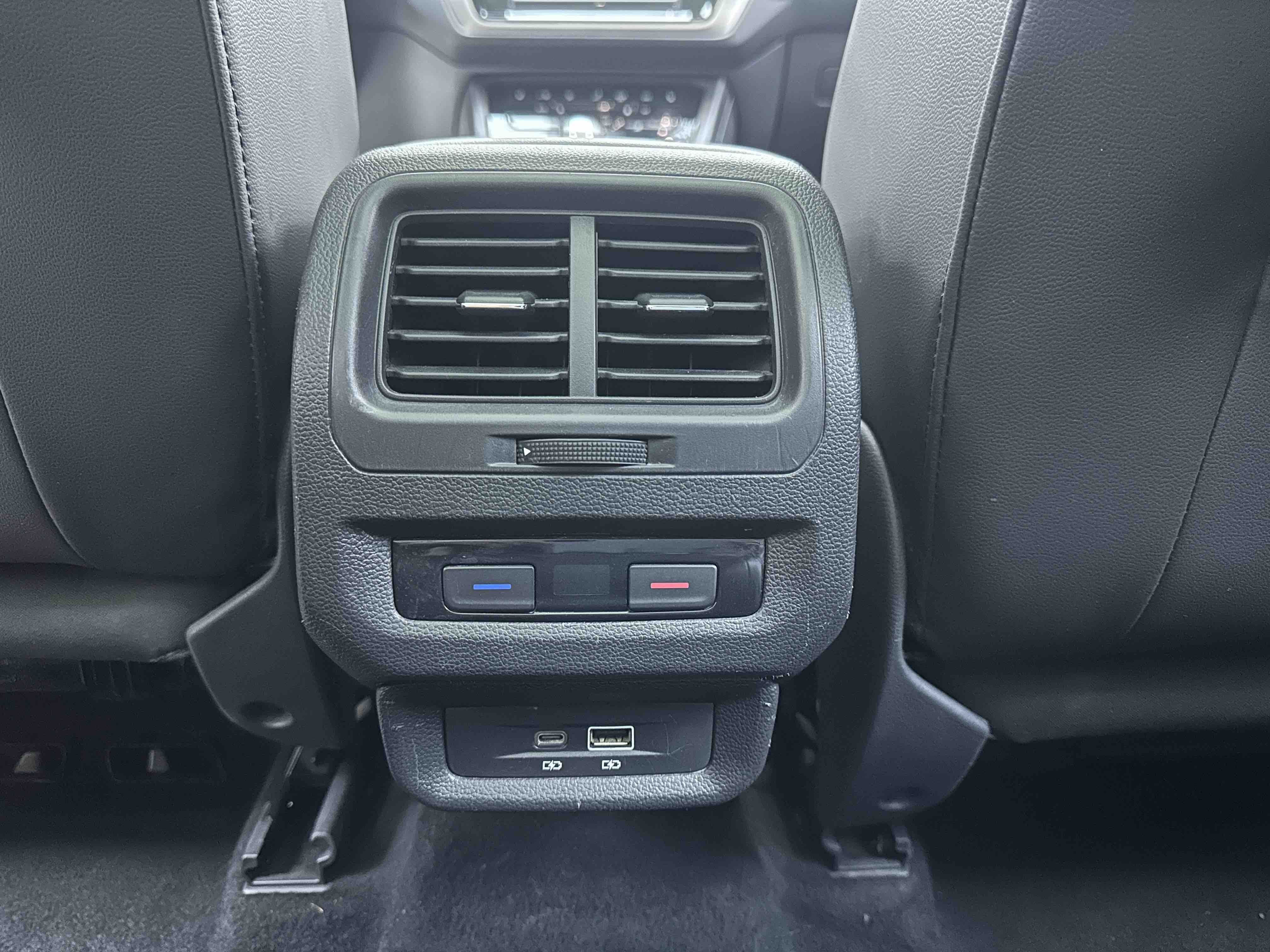 Volkswagen Touran 2022 #18 Volkswagen Touran 2022 car image #18