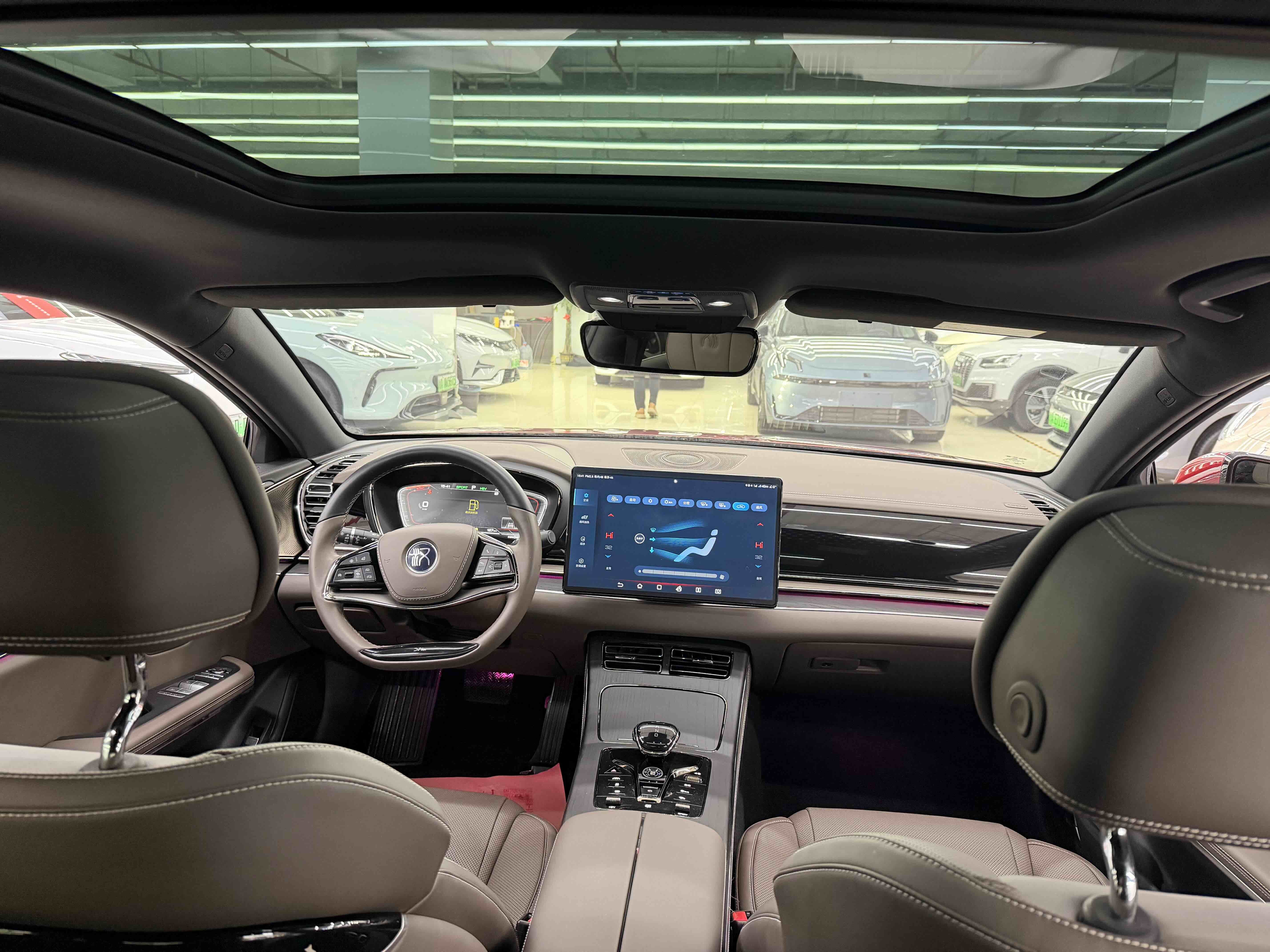 BYD Han 2021 immagine di auto #18