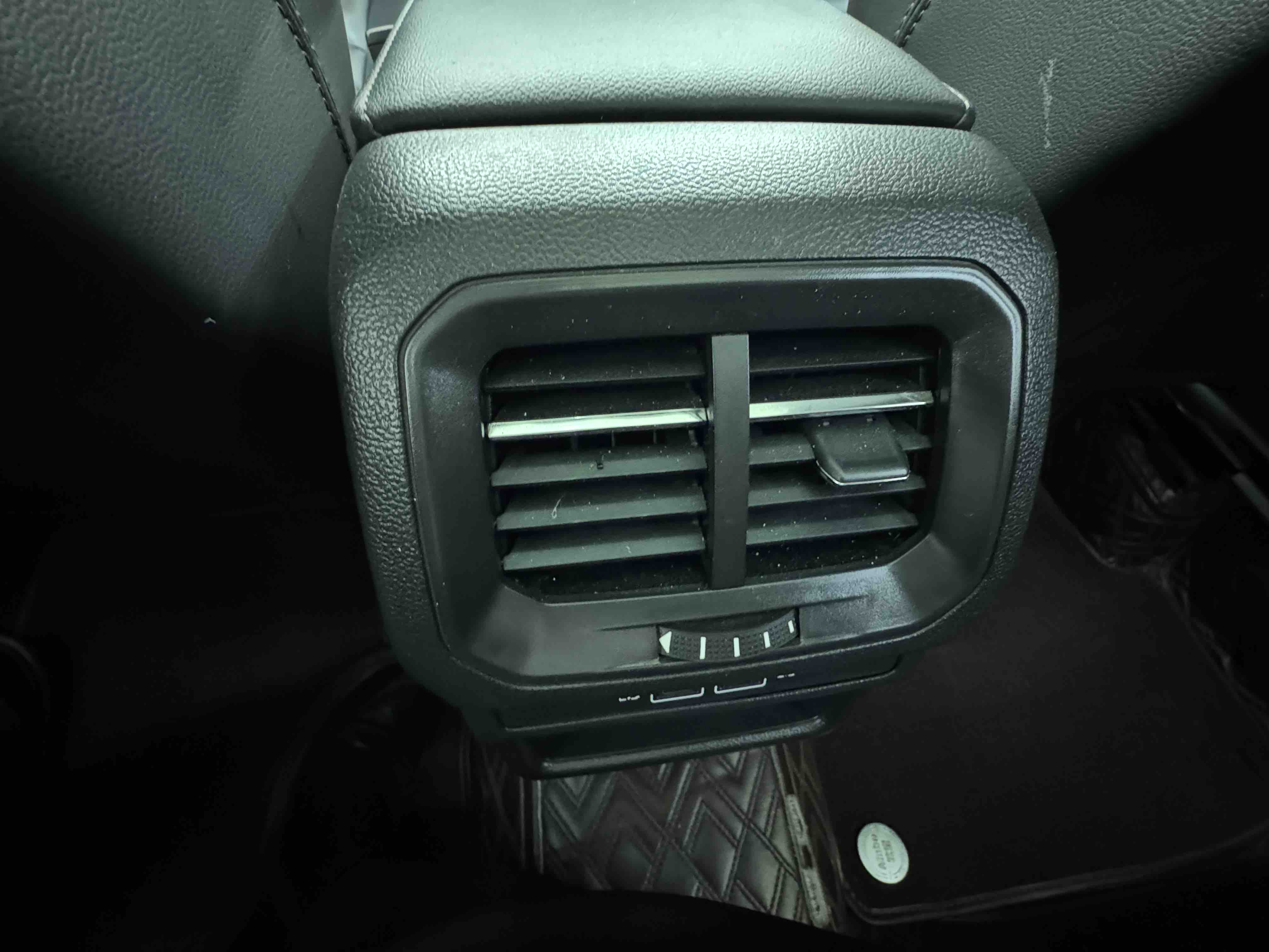 Volkswagen Tharu 2021 car image #18