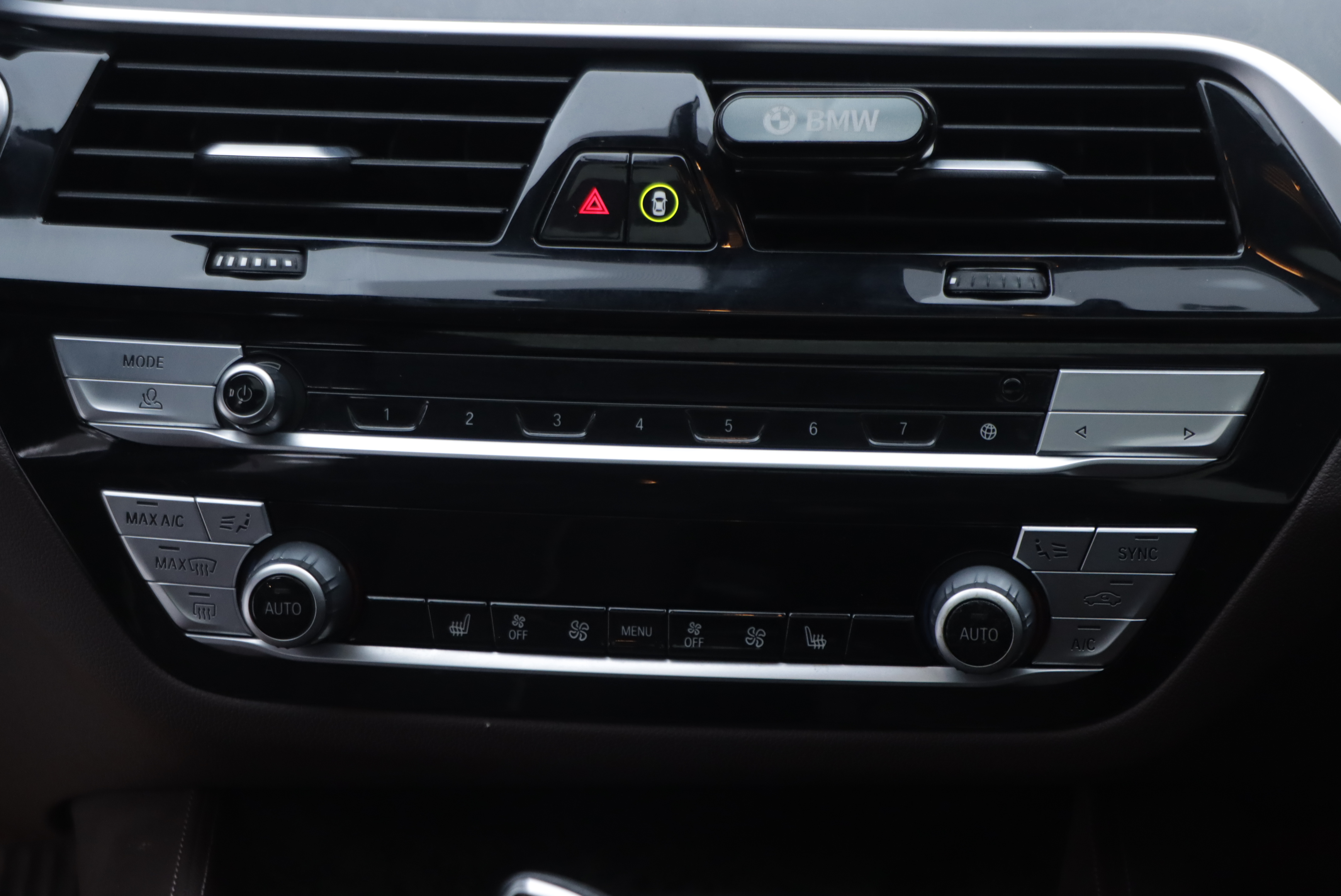 BMW 5 Series New Energy 2021 car image #18