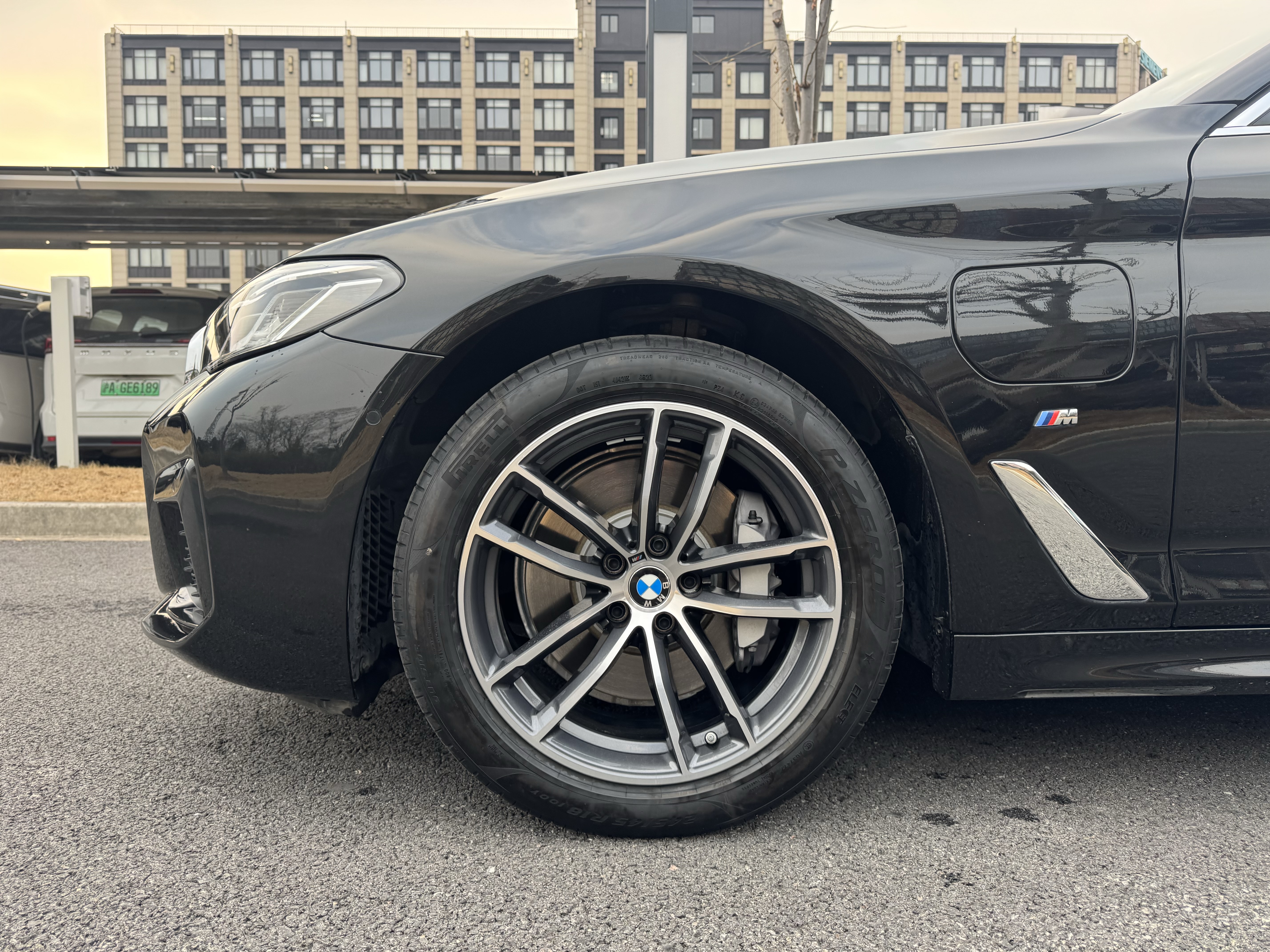 BMW 5 Series New Energy 2021 car image #18