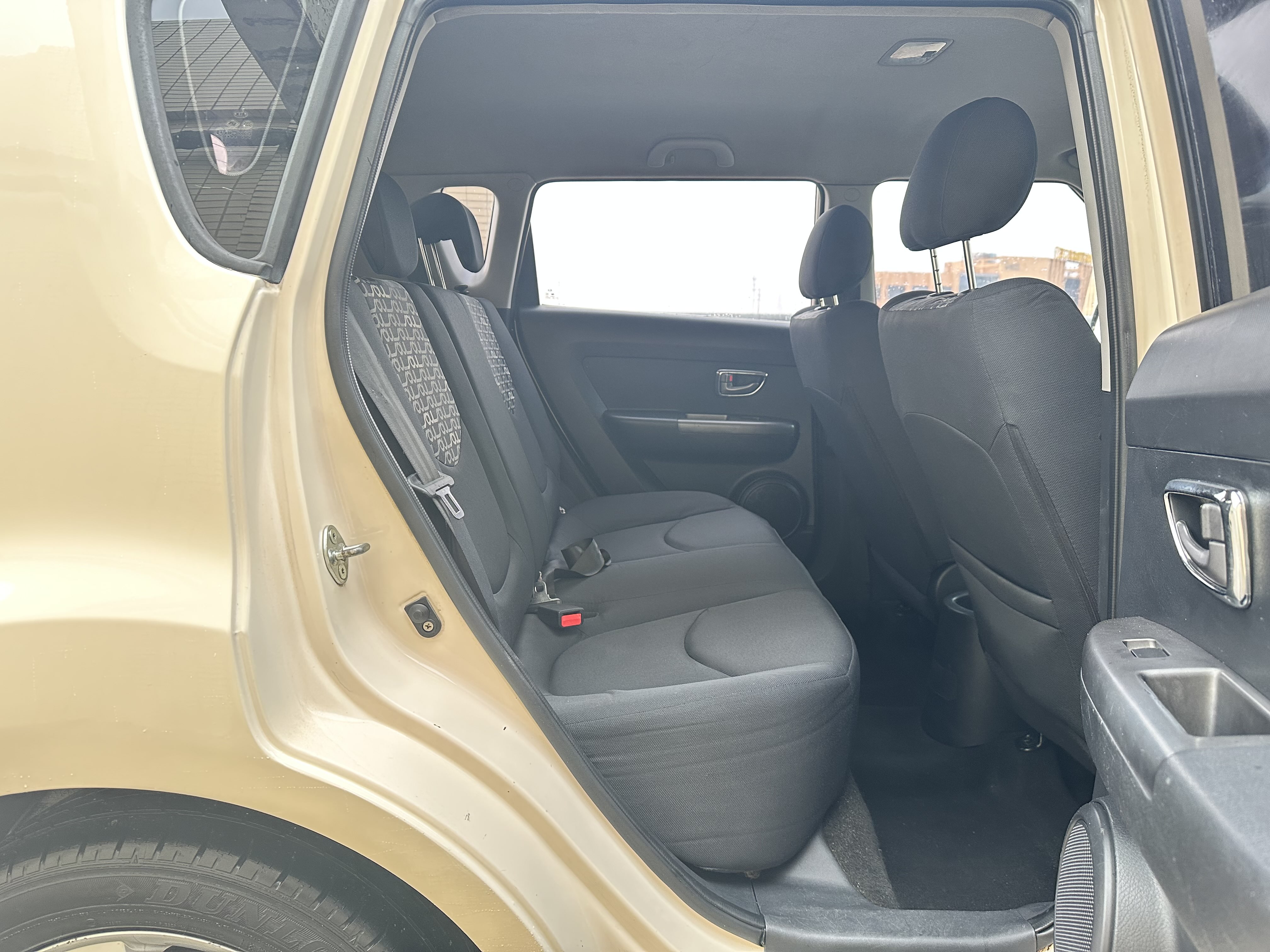 起亚 秀尔 2012 汽车图片 #18