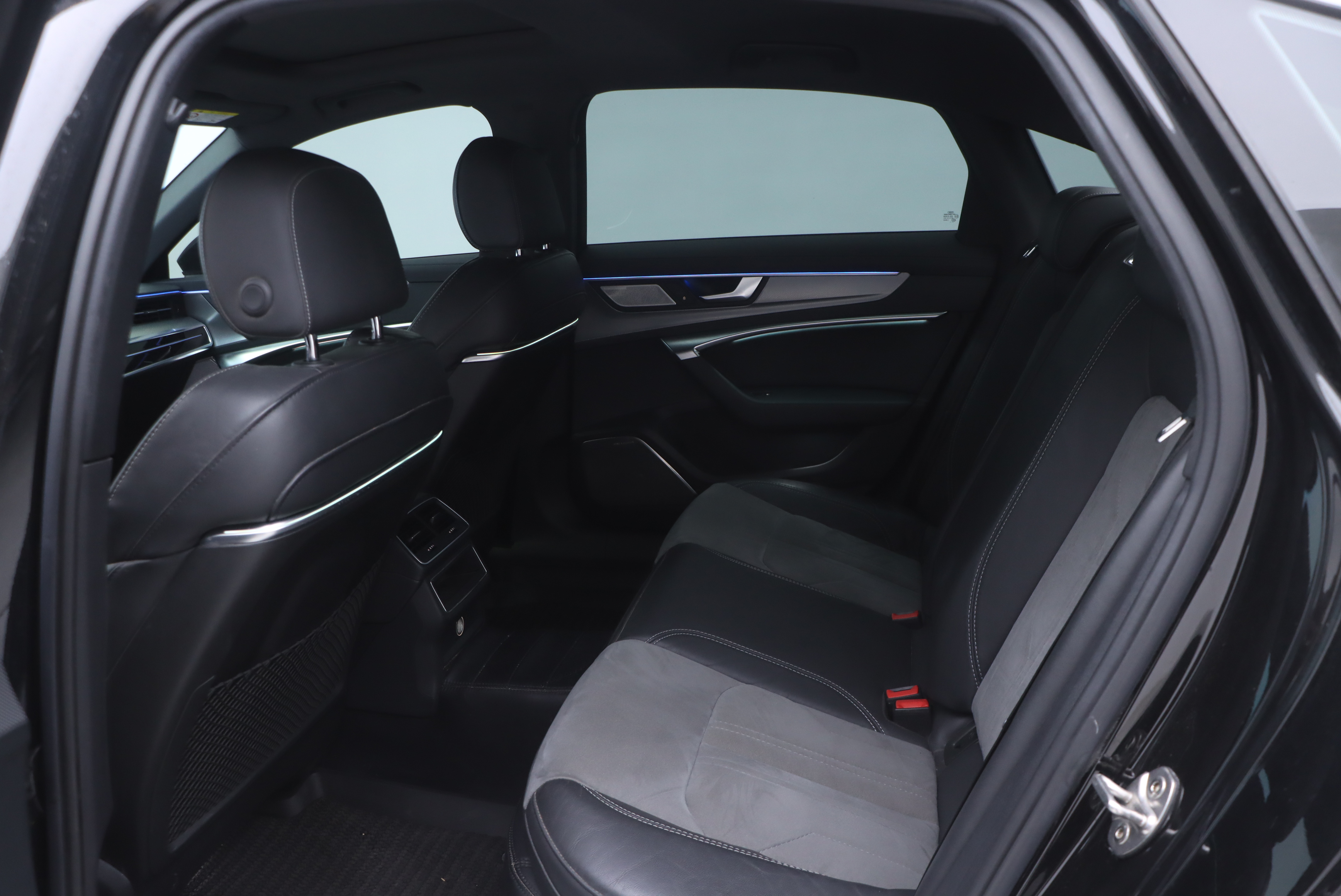 Audi A6L 2021 car image #18