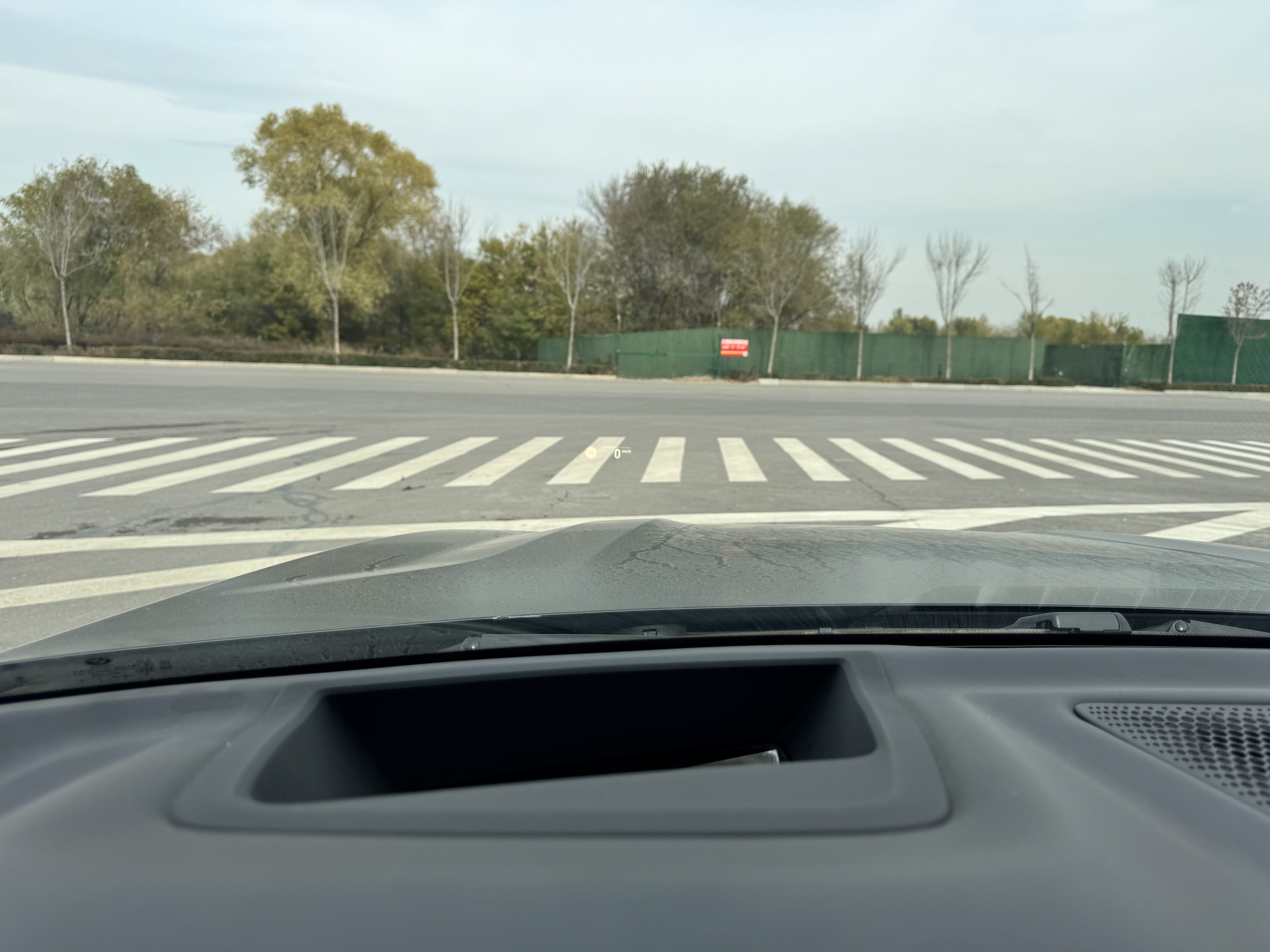 BMW X7 M60i 2021 car image #18