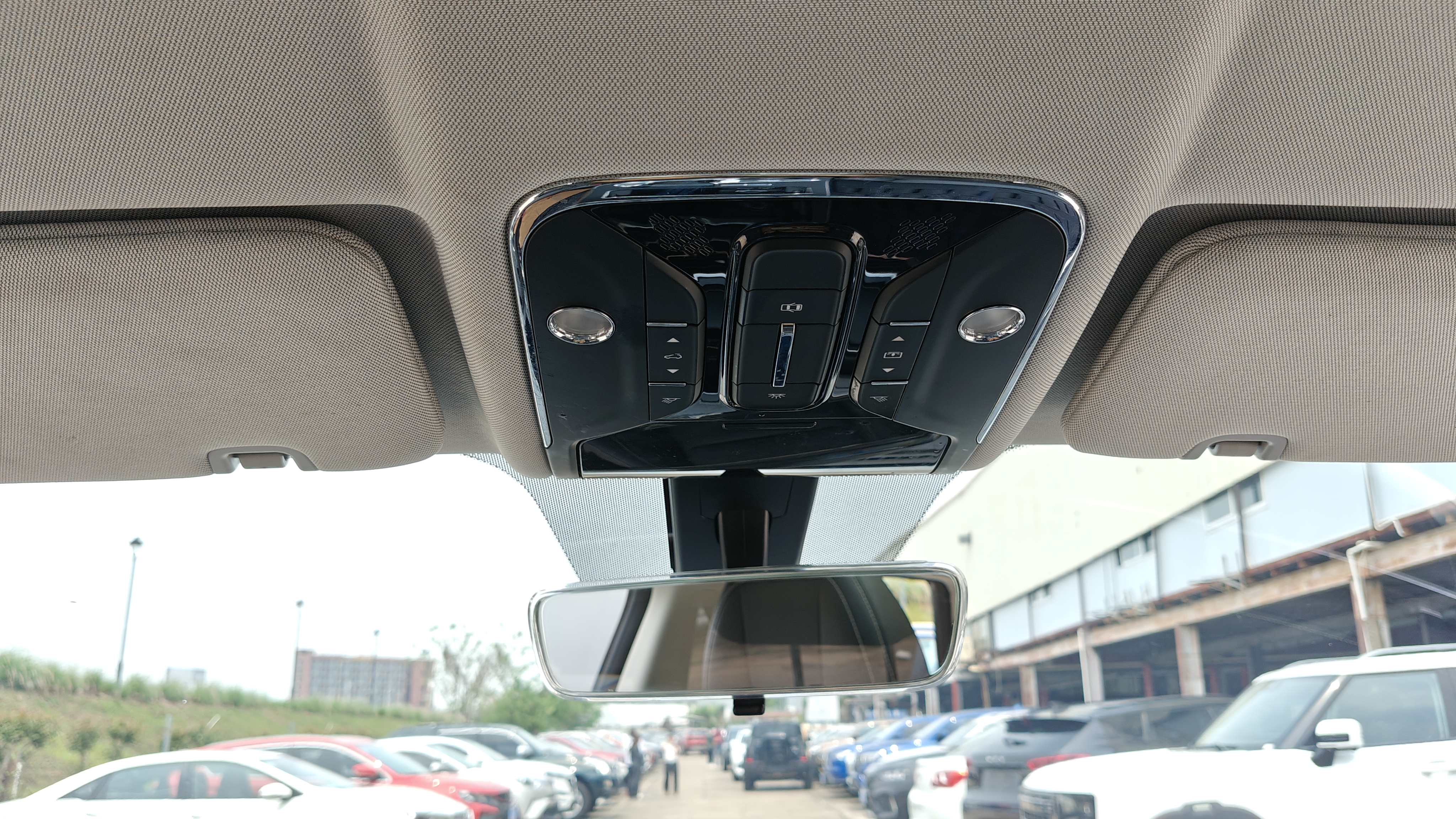 X70 PLUS 2021 #18 X70 PLUS 2021 car image #18