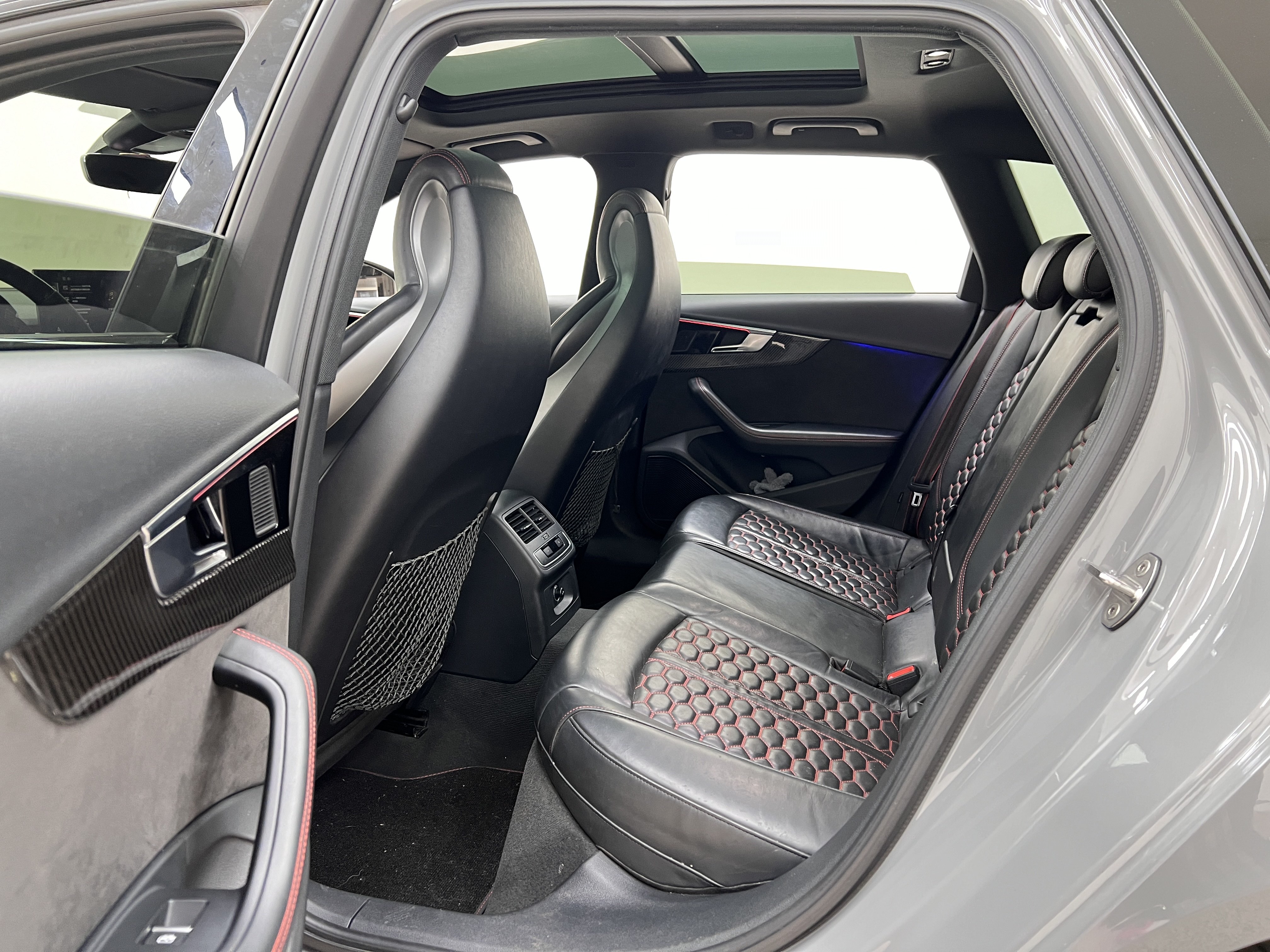 Audi RS 4 2021 car image #18