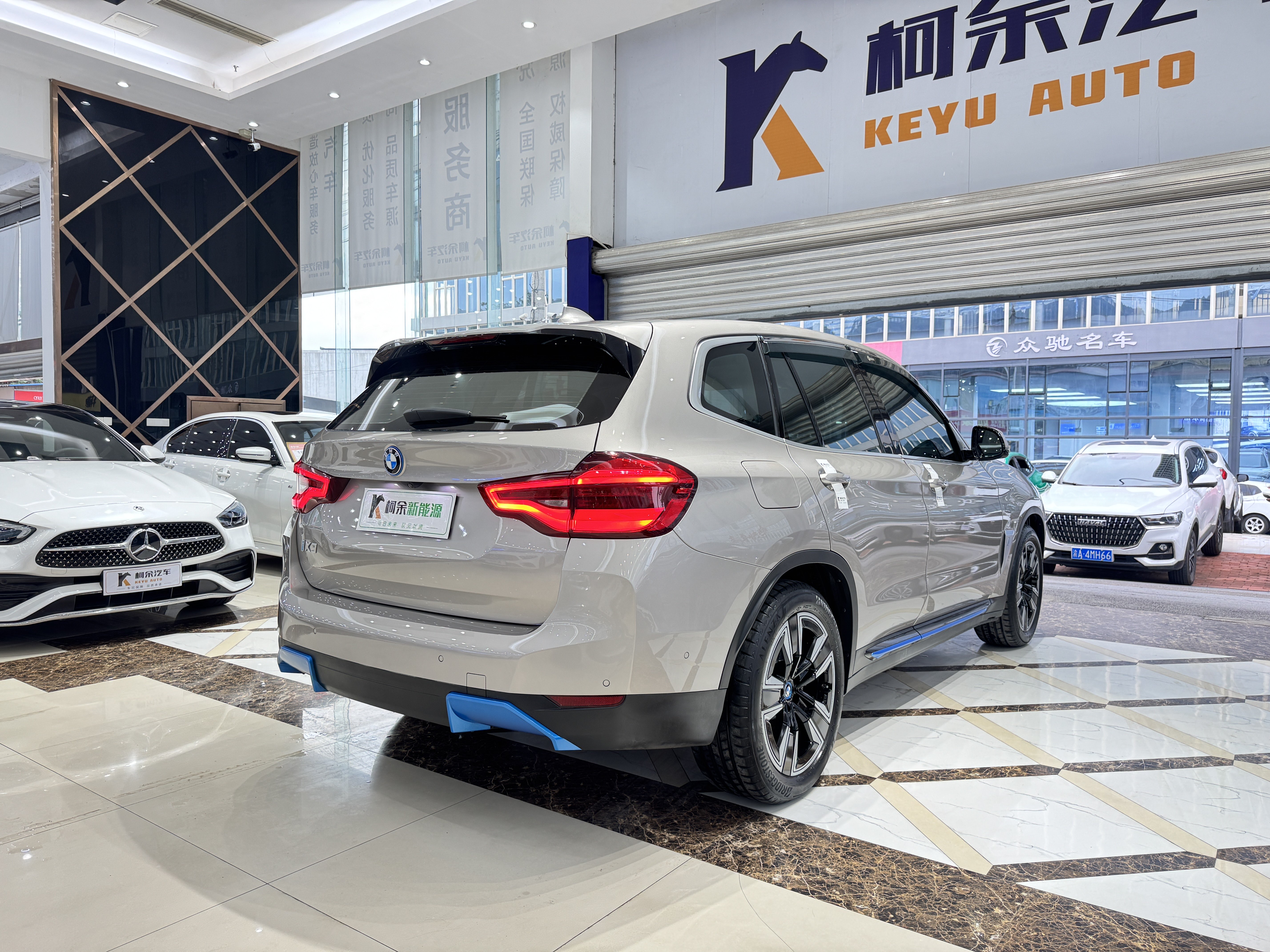 BMW iX3 2021 #18 BMW iX3 2021 immagine di auto #18