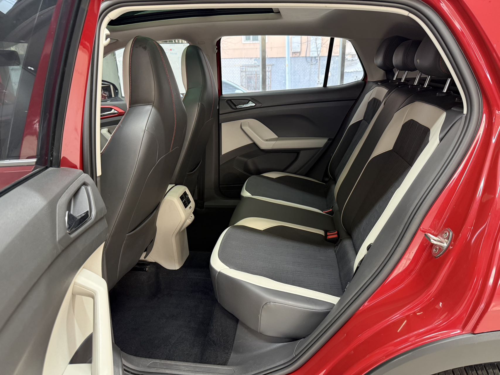 Volkswagen T-Cross 2021 #18 Volkswagen T-Cross 2021 car image #18