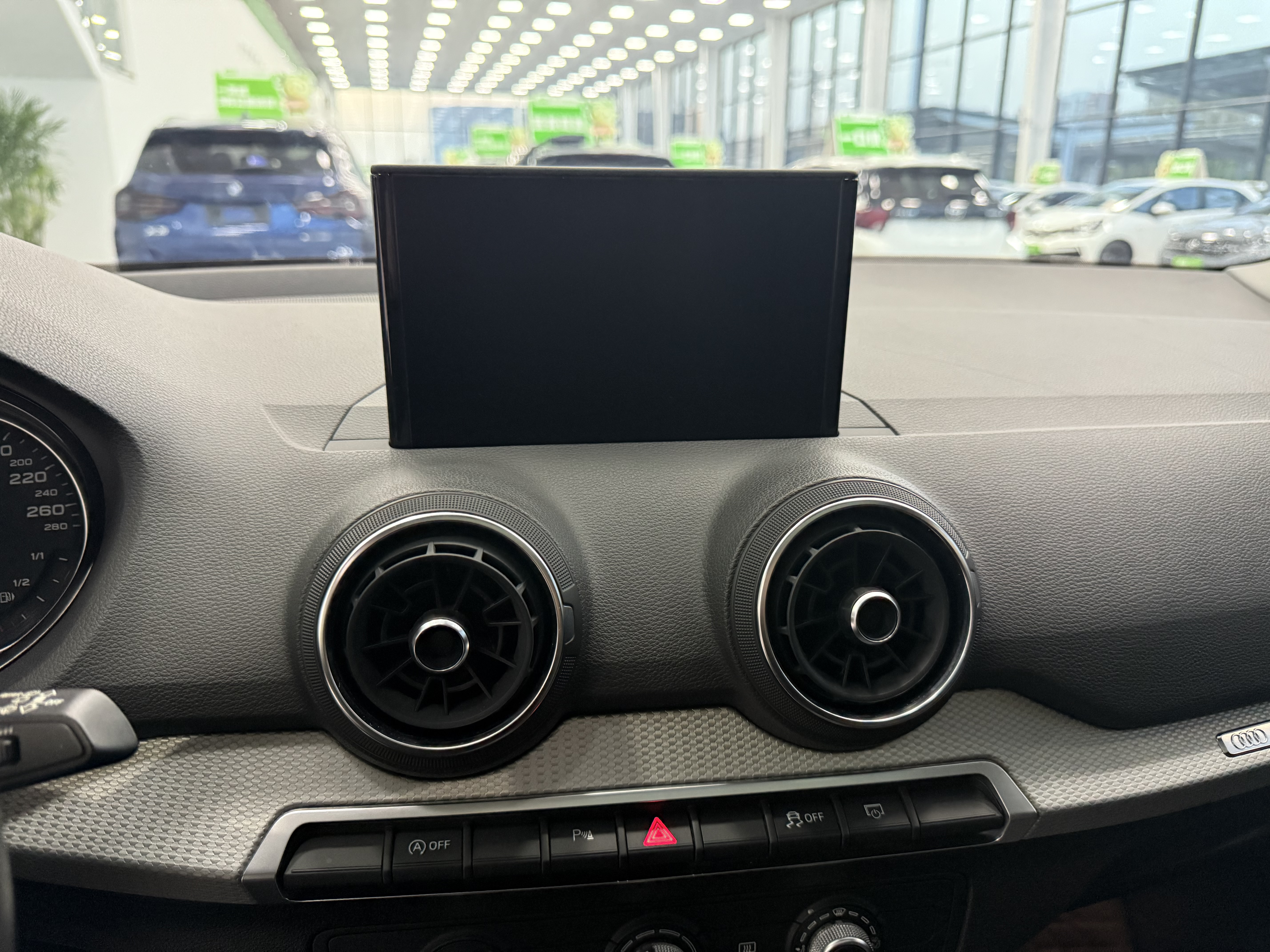 Audi Q2L 2021 #18 Audi Q2L 2021 car image #18