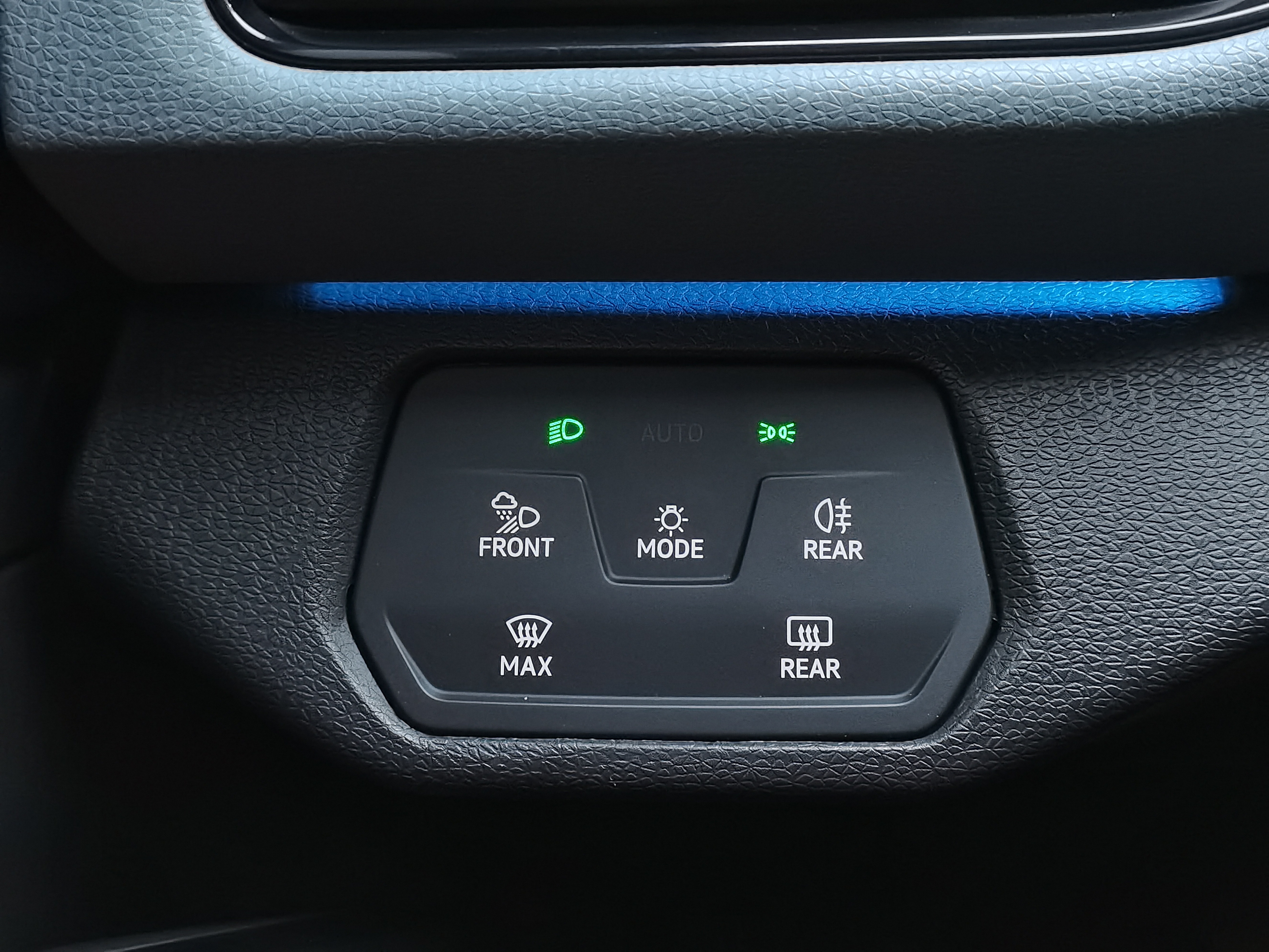 Volkswagen ID.4 X 2021 immagine di auto #18