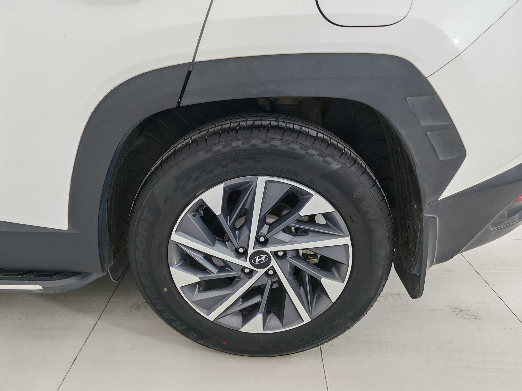 Hyundai Tucson 2022 immagine di auto #18