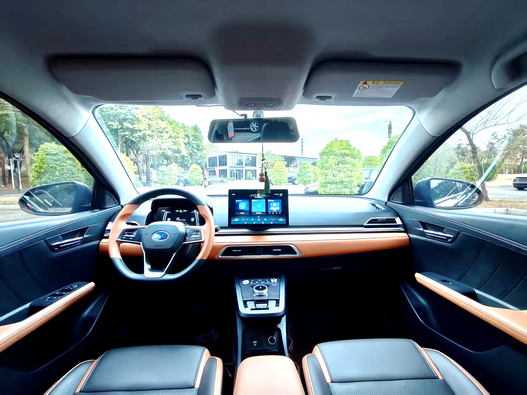 BYD e2 2021 изображение автомобиля #18