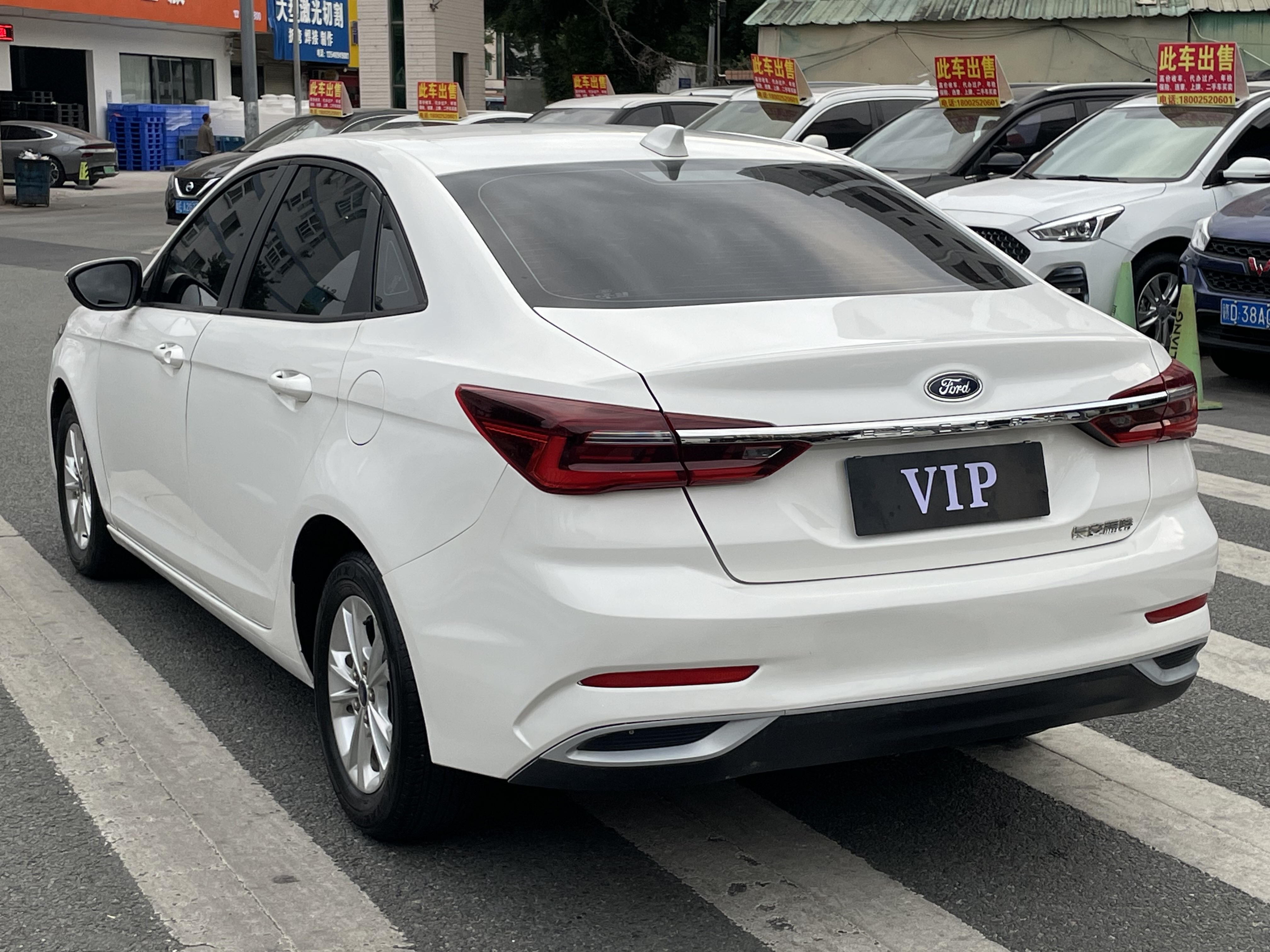 Ford Escort 2022 car image #18