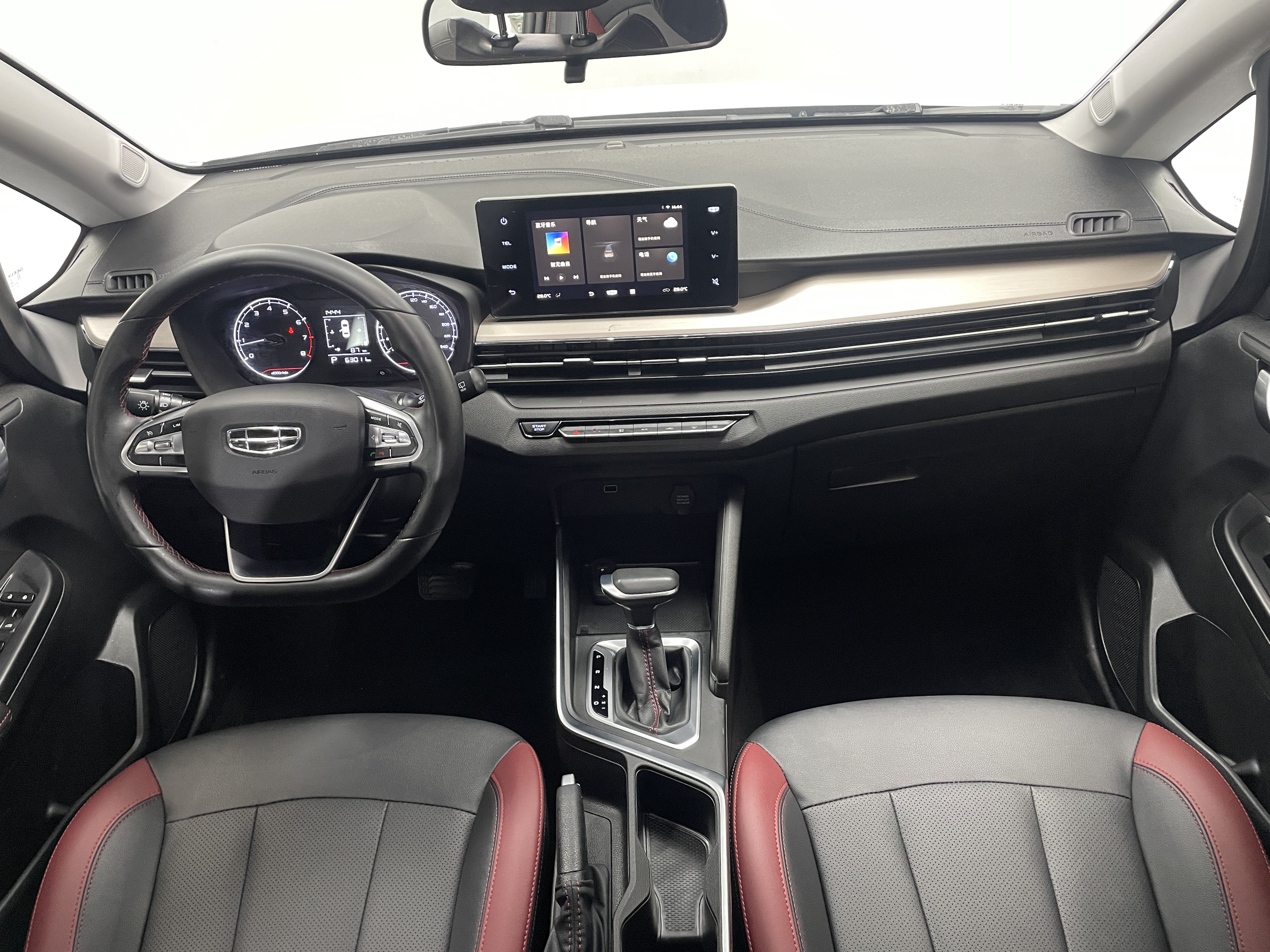 GEELY Vision X3 2022 изображение автомобиля #18