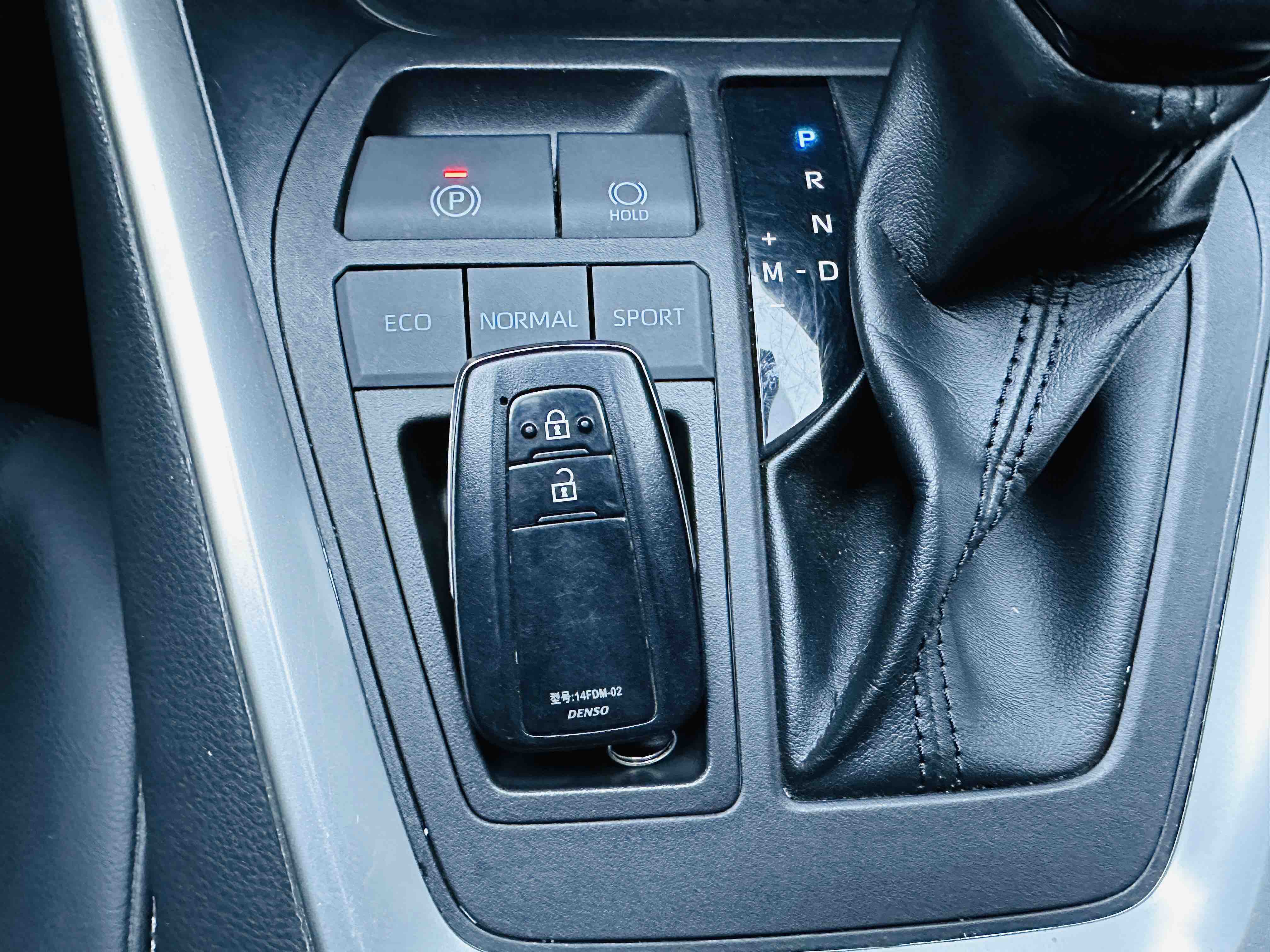 Toyota RAV4 2023 #18 Toyota RAV4 2023 car image #18