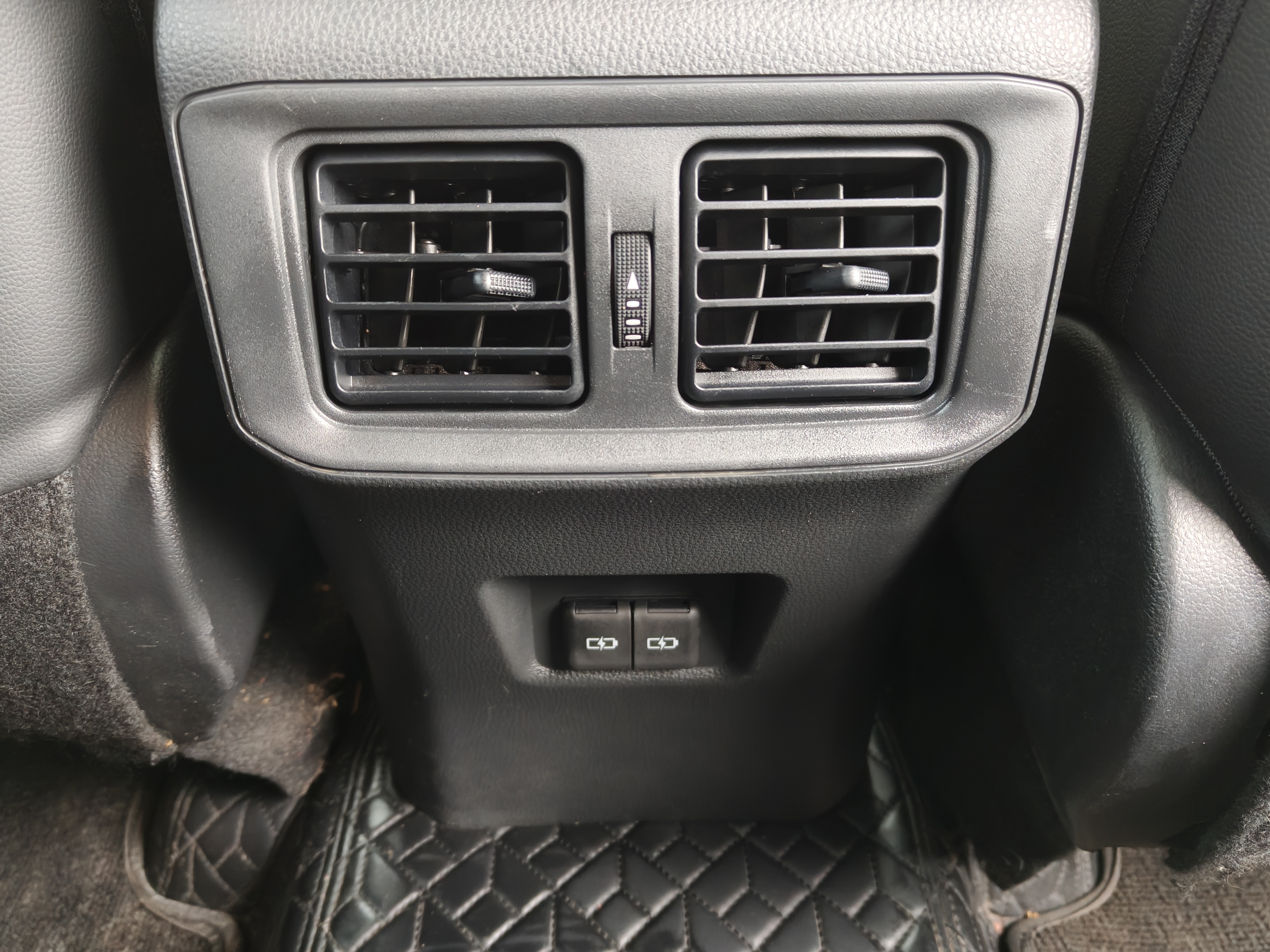 Toyota RAV4 2021 car image #18