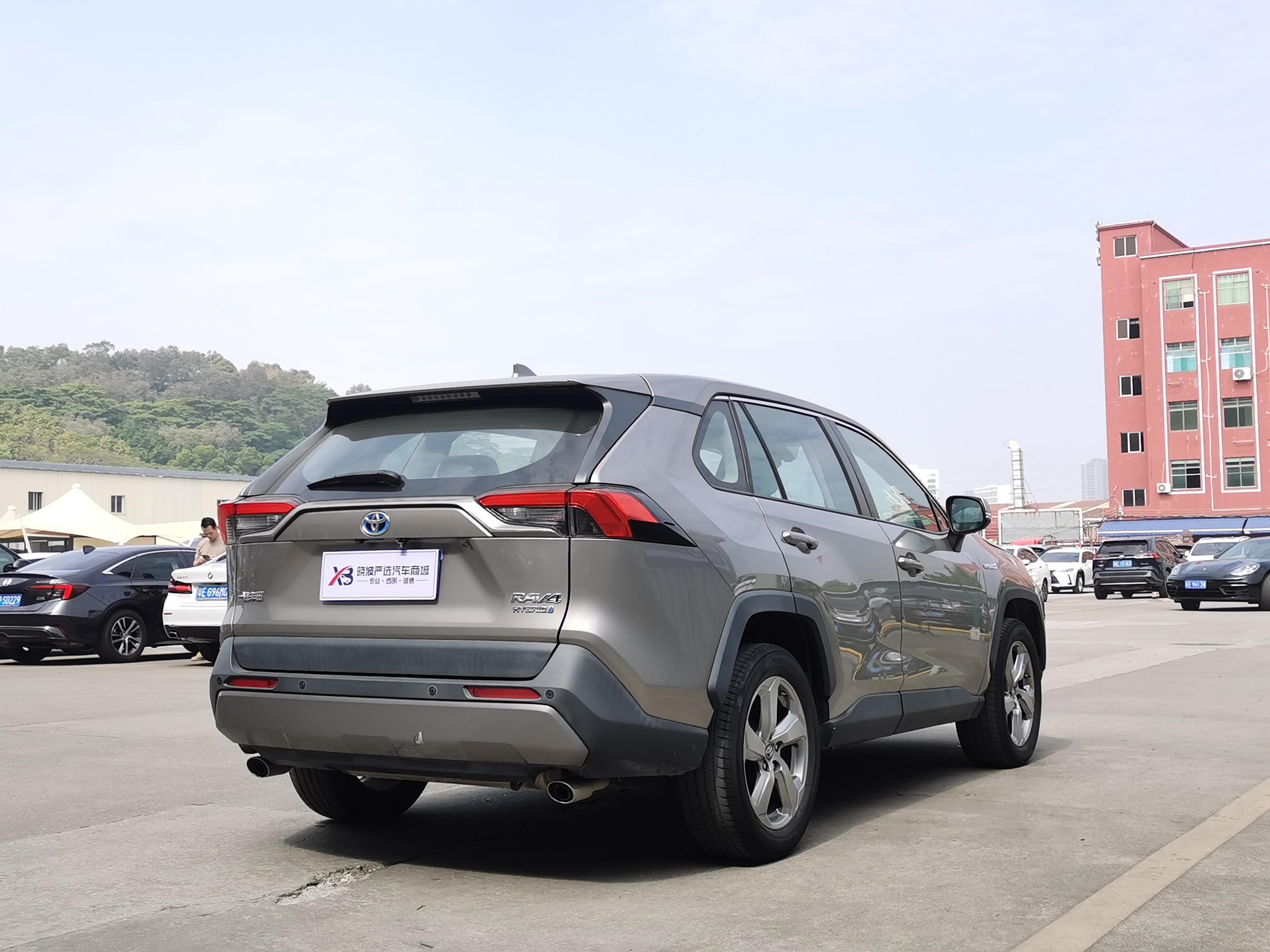 Toyota RAV4 2021 car image #18
