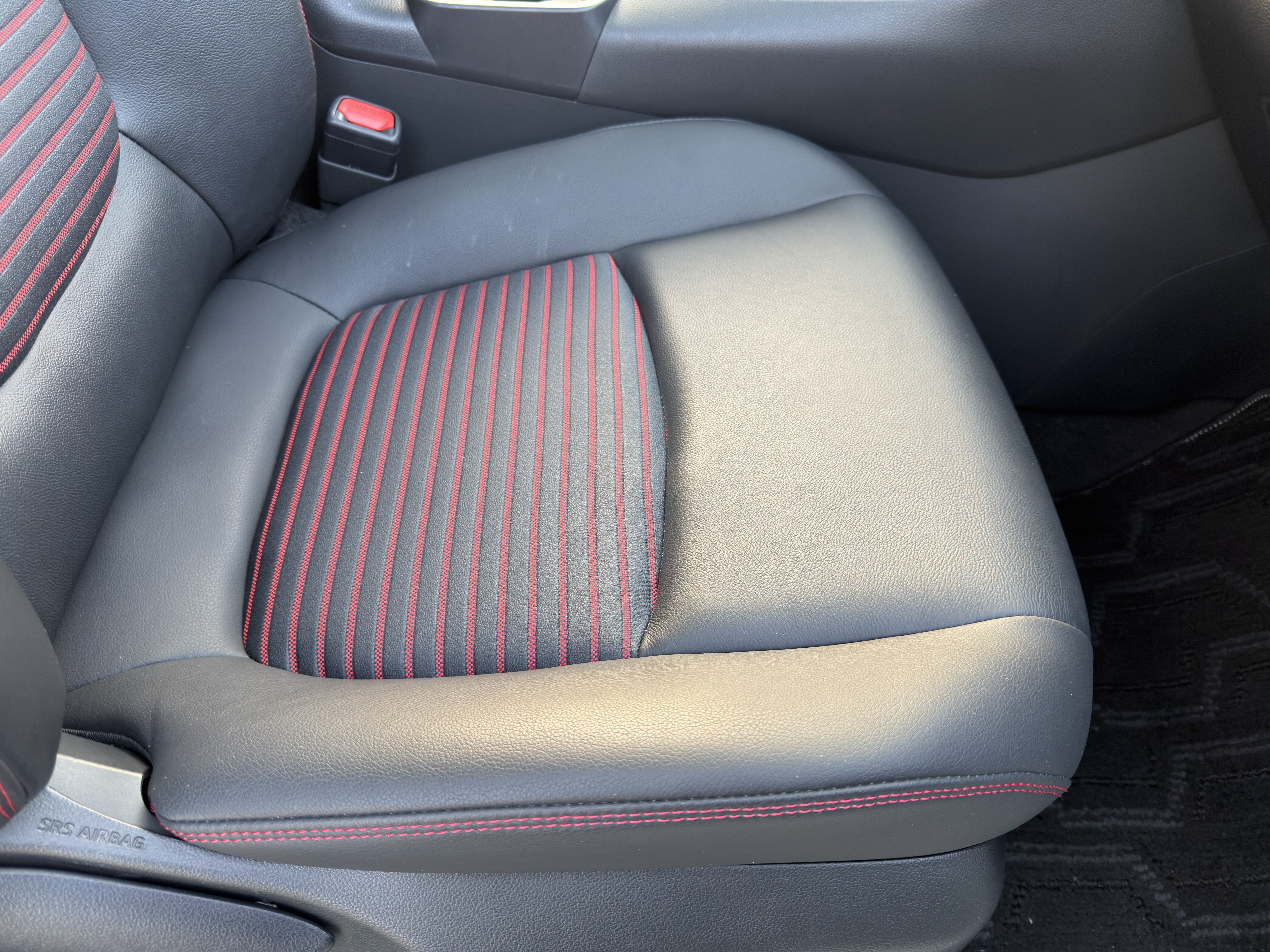 Toyota RAV4 Hybird E+ 2021 immagine di auto #18