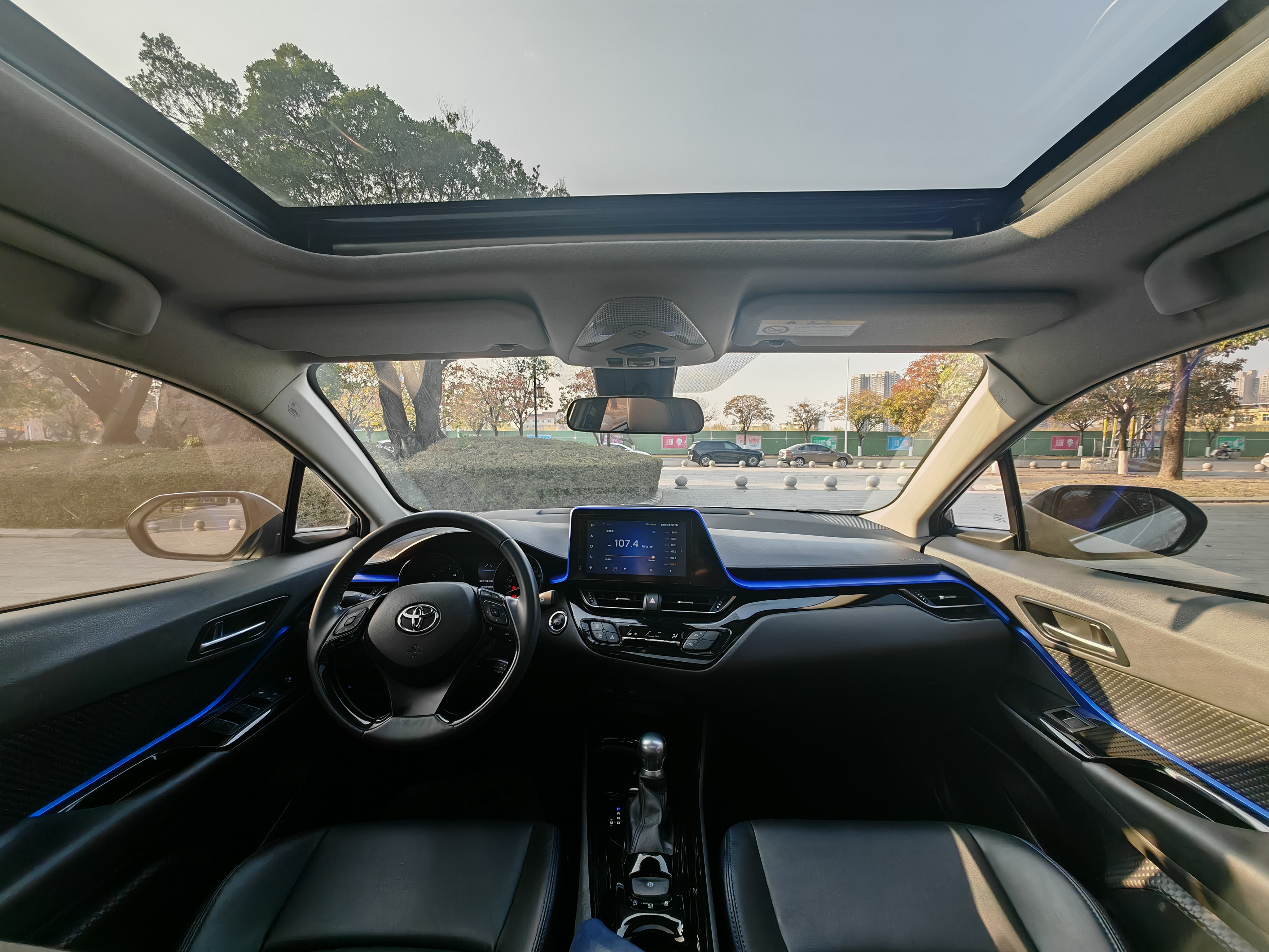 Toyota C-HR 2022 #18 Toyota C-HR 2022 car image #18