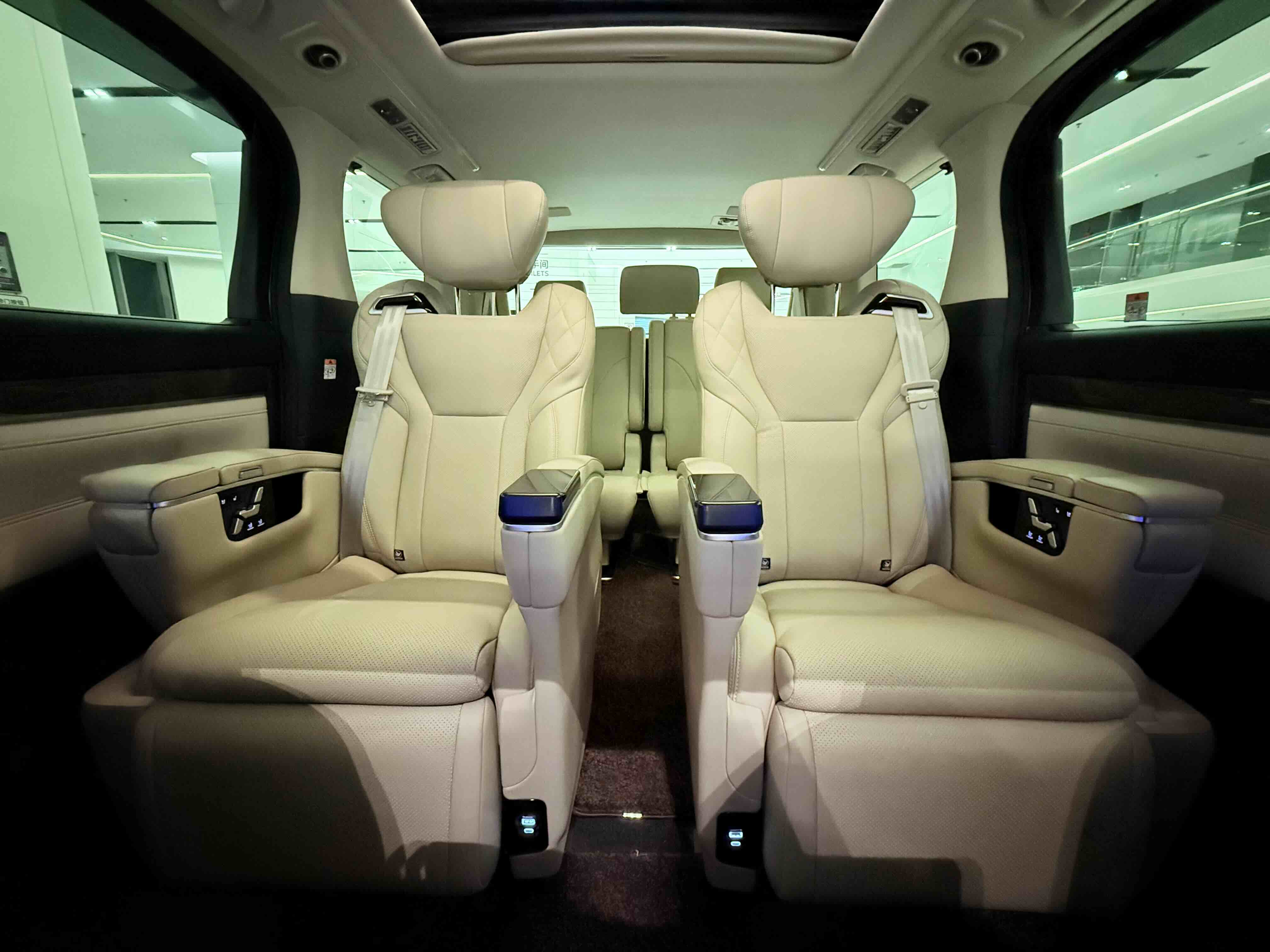 丰田 埃尔法 2023 汽车图片 #18