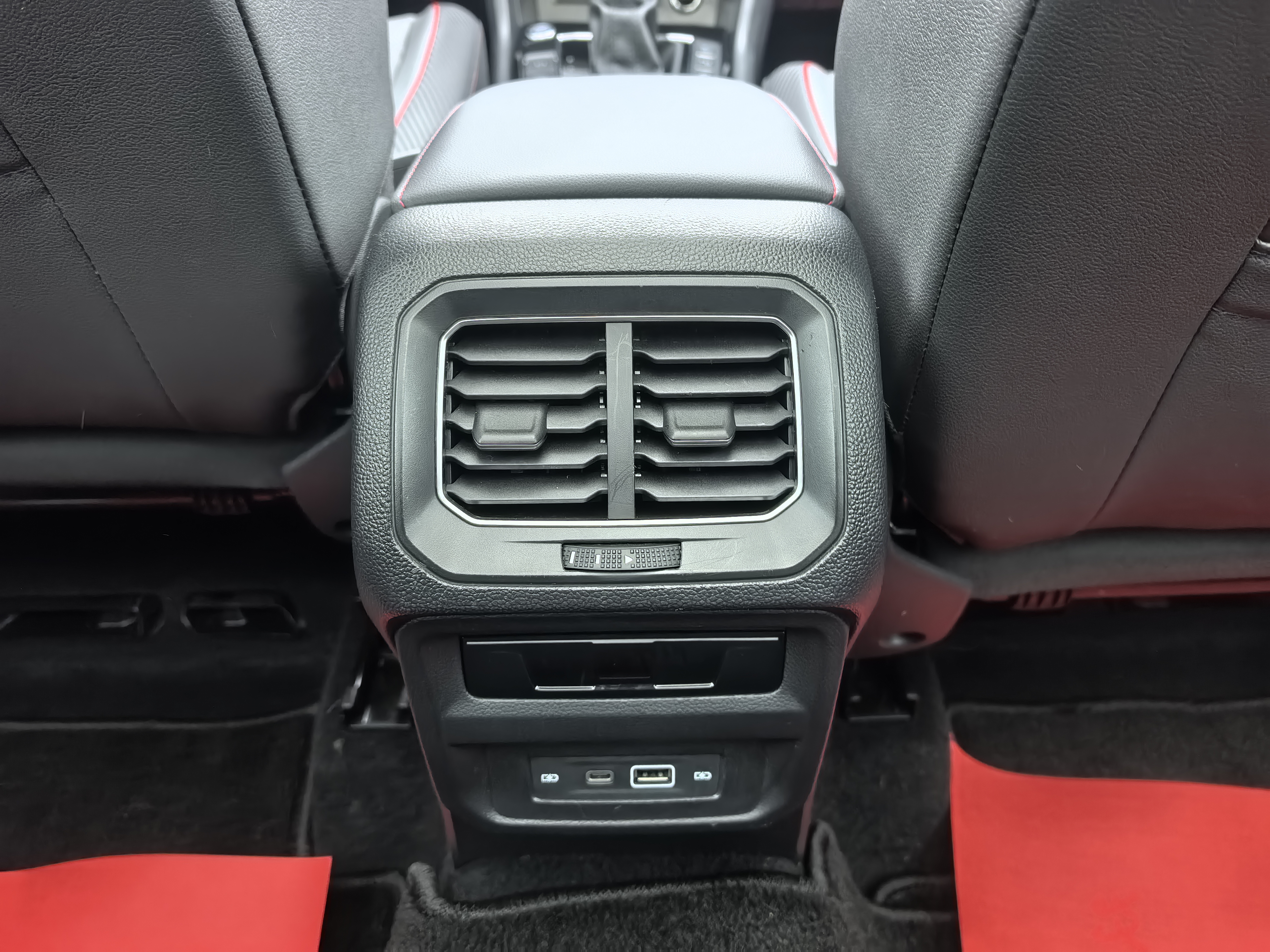 Volkswagen Tiguan L New Energy 2022 صورة سيارة #18